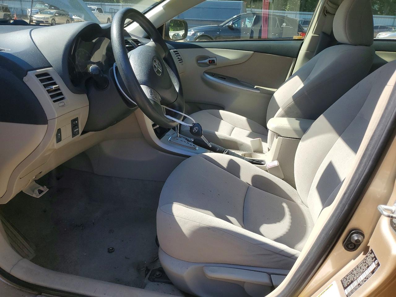 2013 Toyota Corolla Base Gold vin: JTDBU4EE3DJ114910