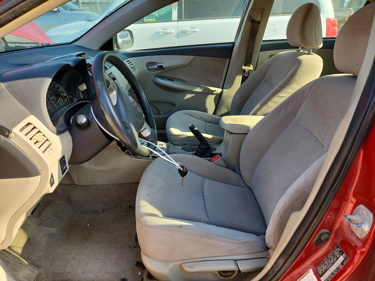 2013 Toyota Corolla Le Red vin: JTDBU4EE3DJ119556