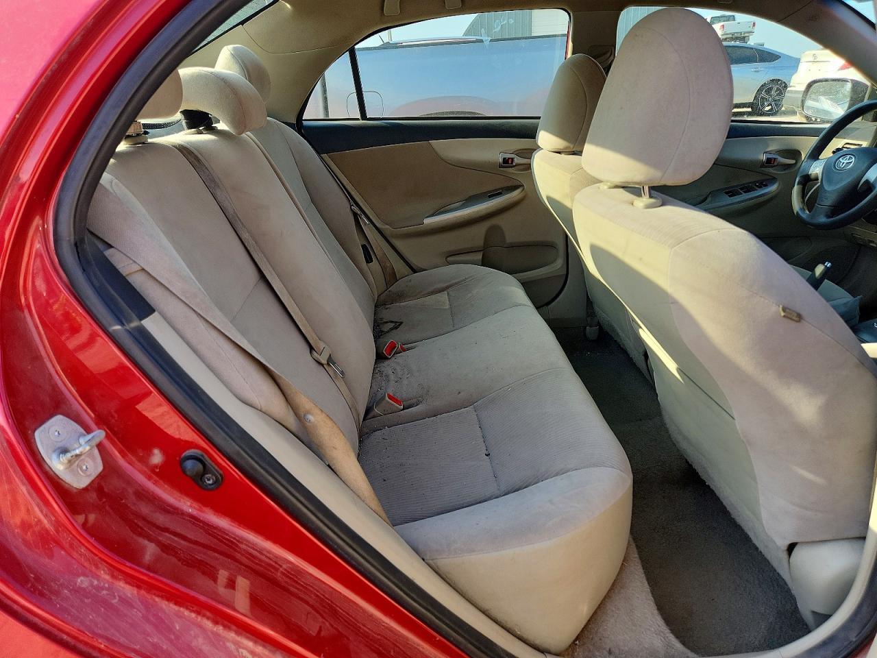 2013 Toyota Corolla Le Red vin: JTDBU4EE3DJ119556