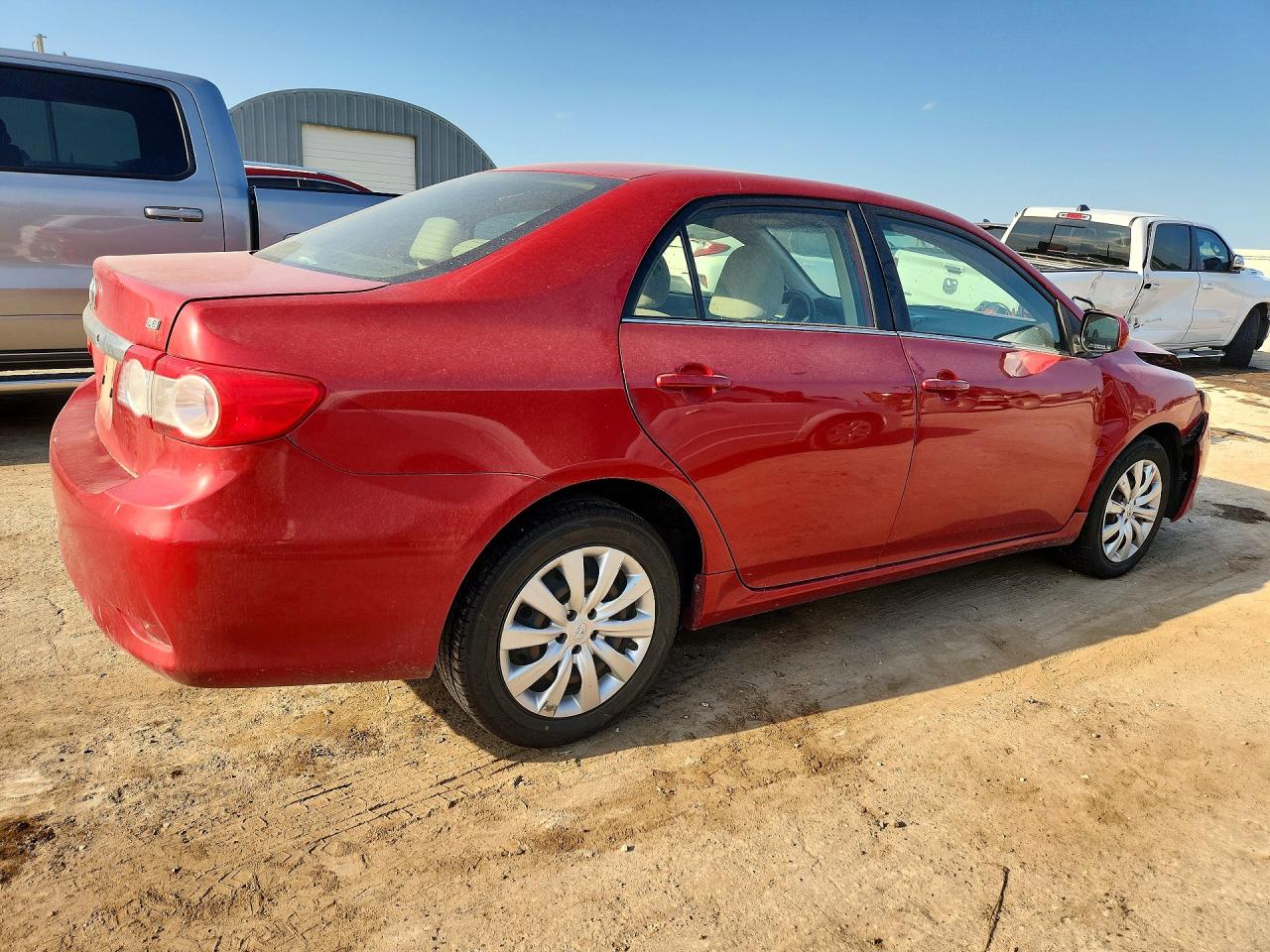 2013 Toyota Corolla Le Red vin: JTDBU4EE3DJ119556