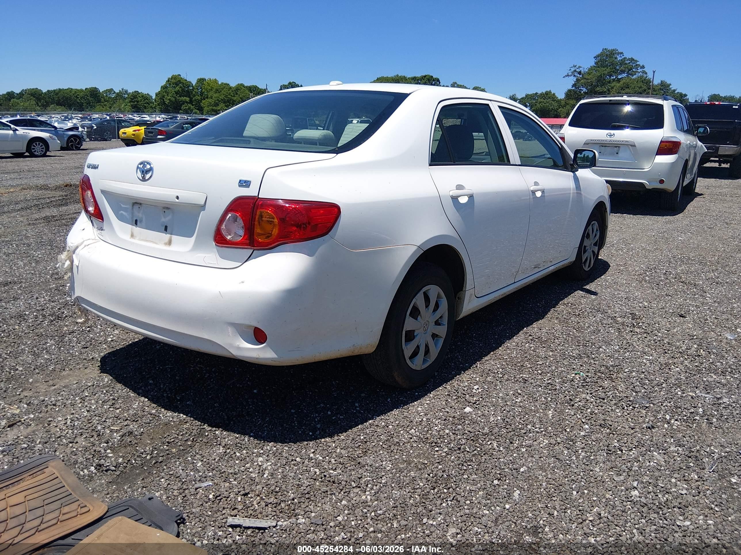 2010 Toyota Corolla Le White vin: JTDBU4EE4A9115612