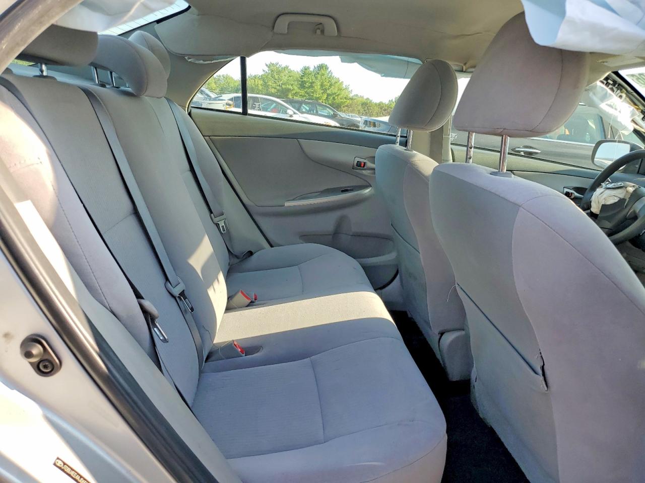 2010 Toyota Corolla Le Серебряный vin: JTDBU4EE4AJ065941