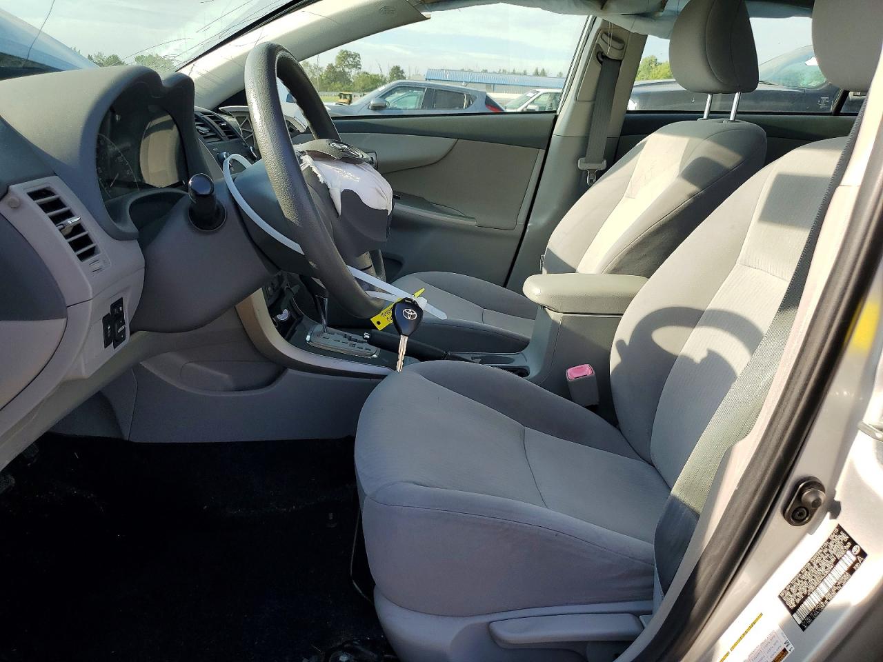 2010 Toyota Corolla Le Серебряный vin: JTDBU4EE4AJ065941