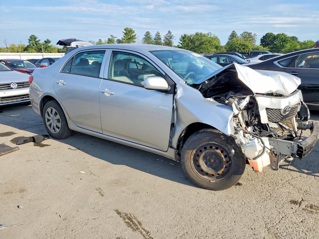 2010 Toyota Corolla Le Серебряный vin: JTDBU4EE4AJ065941