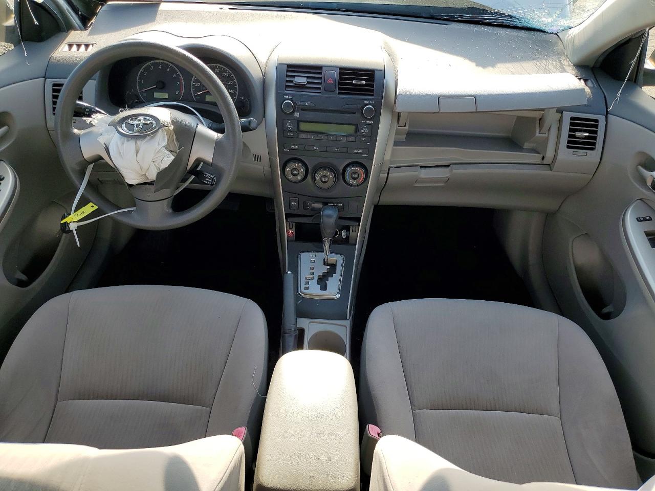 2010 Toyota Corolla Le Серебряный vin: JTDBU4EE4AJ065941