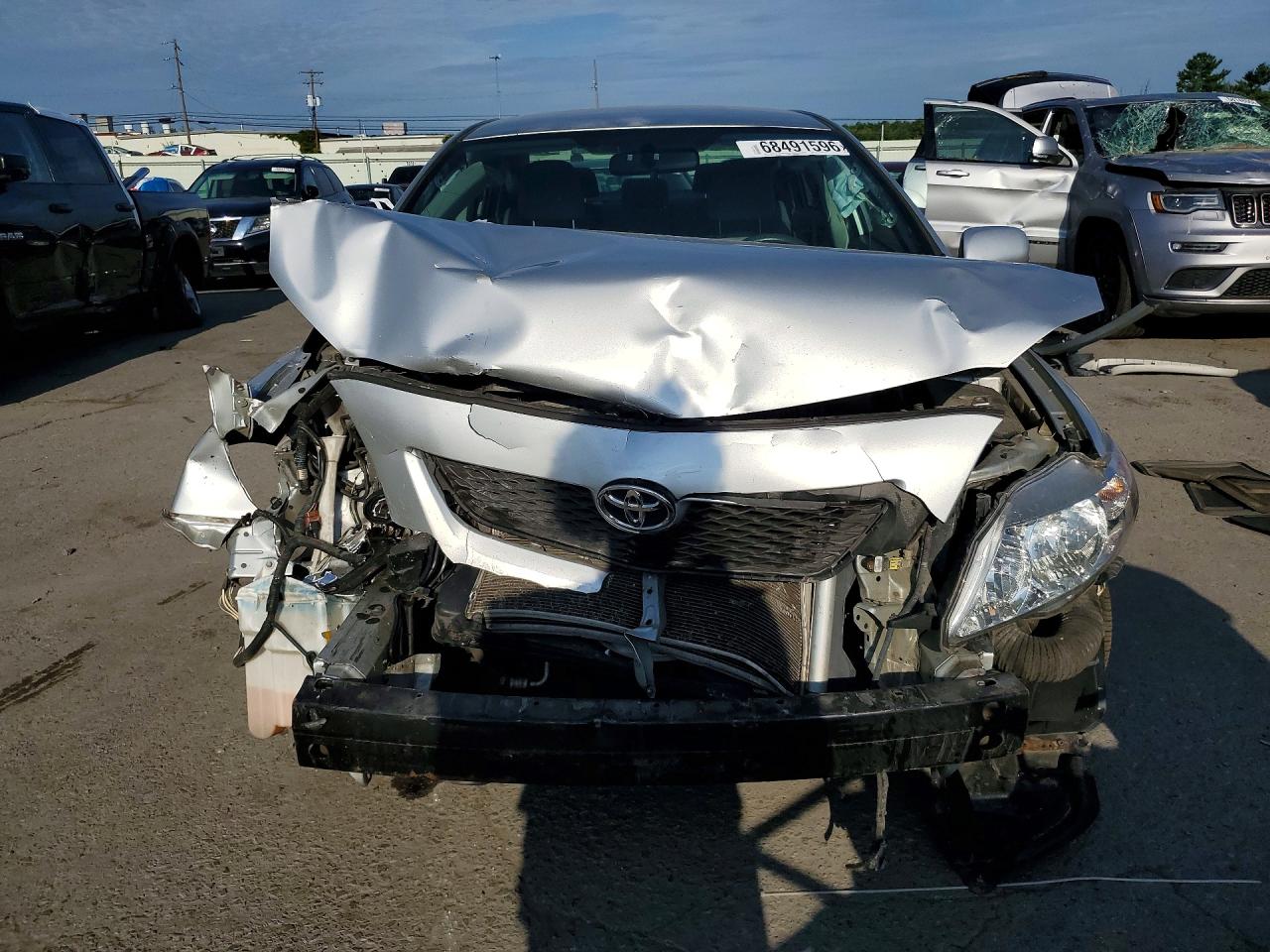 2010 Toyota Corolla Le Серебряный vin: JTDBU4EE4AJ065941