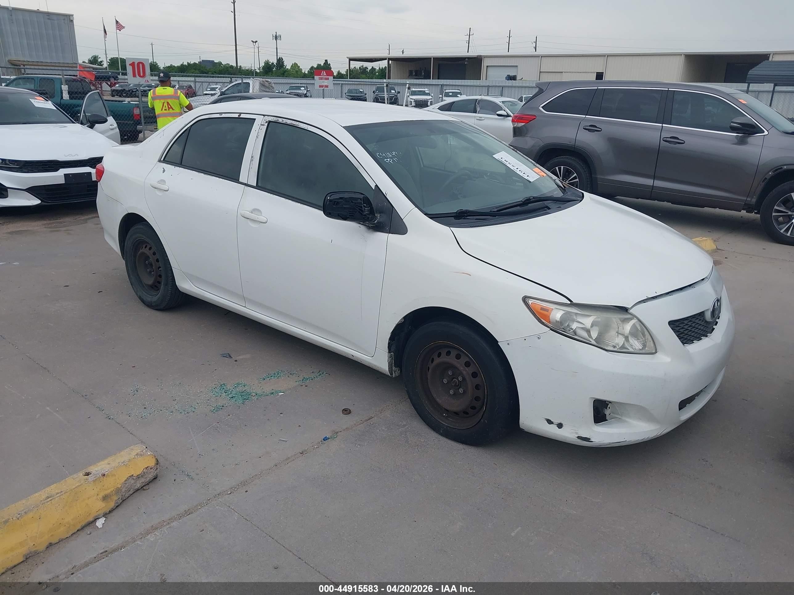2010 Toyota Corolla Le White vin: JTDBU4EE4AJ077894