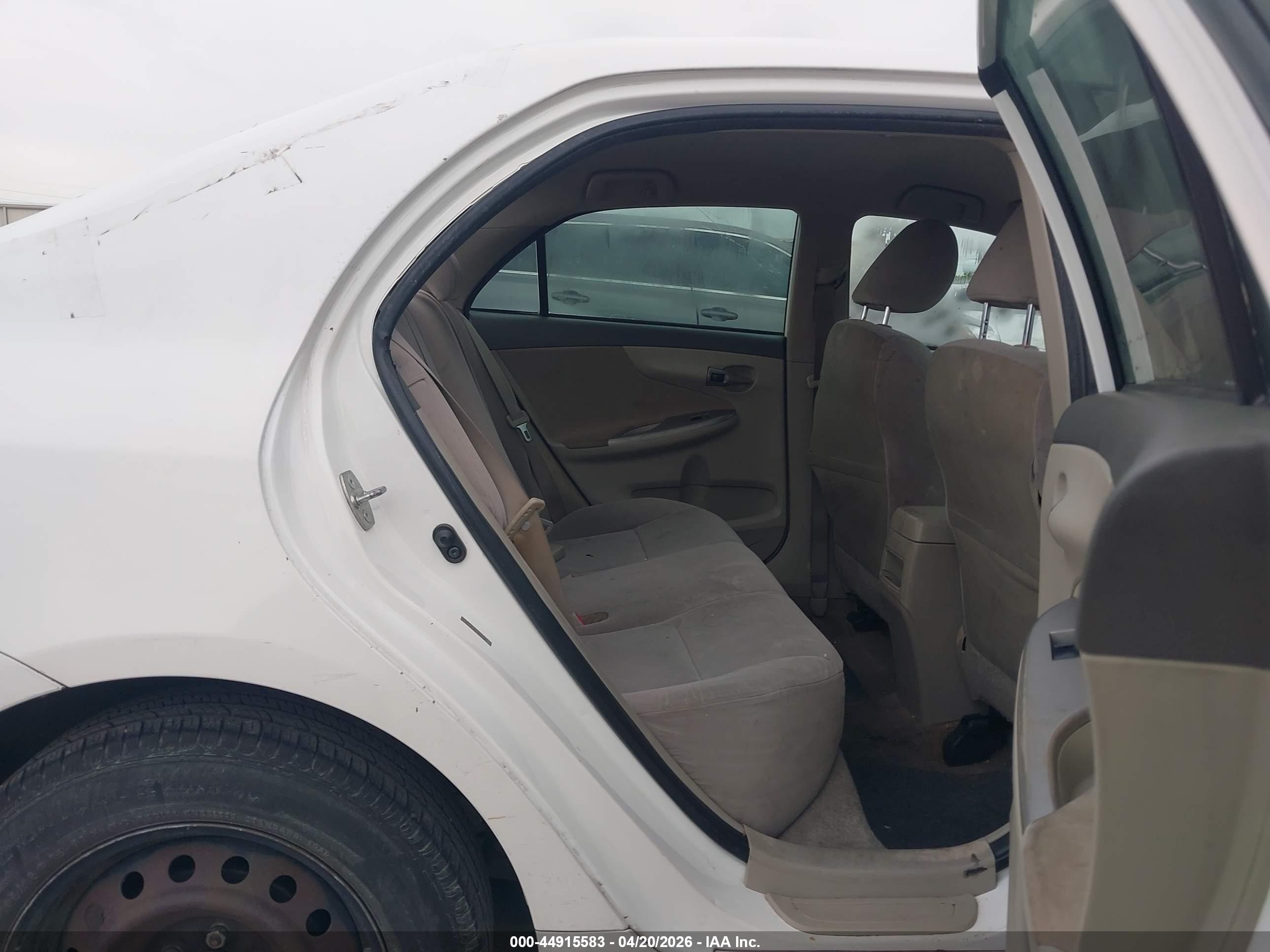 2010 Toyota Corolla Le White vin: JTDBU4EE4AJ077894