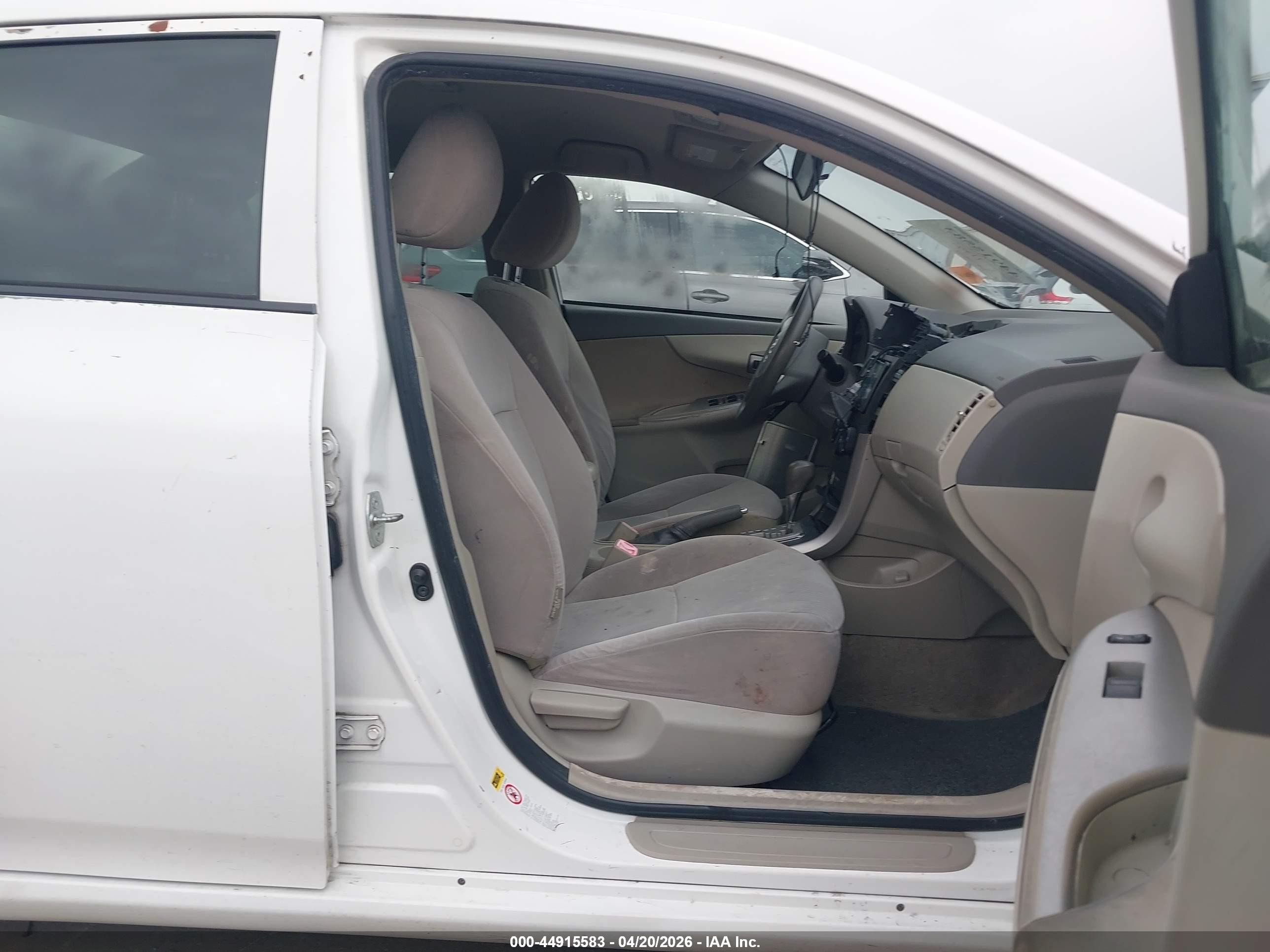 2010 Toyota Corolla Le White vin: JTDBU4EE4AJ077894