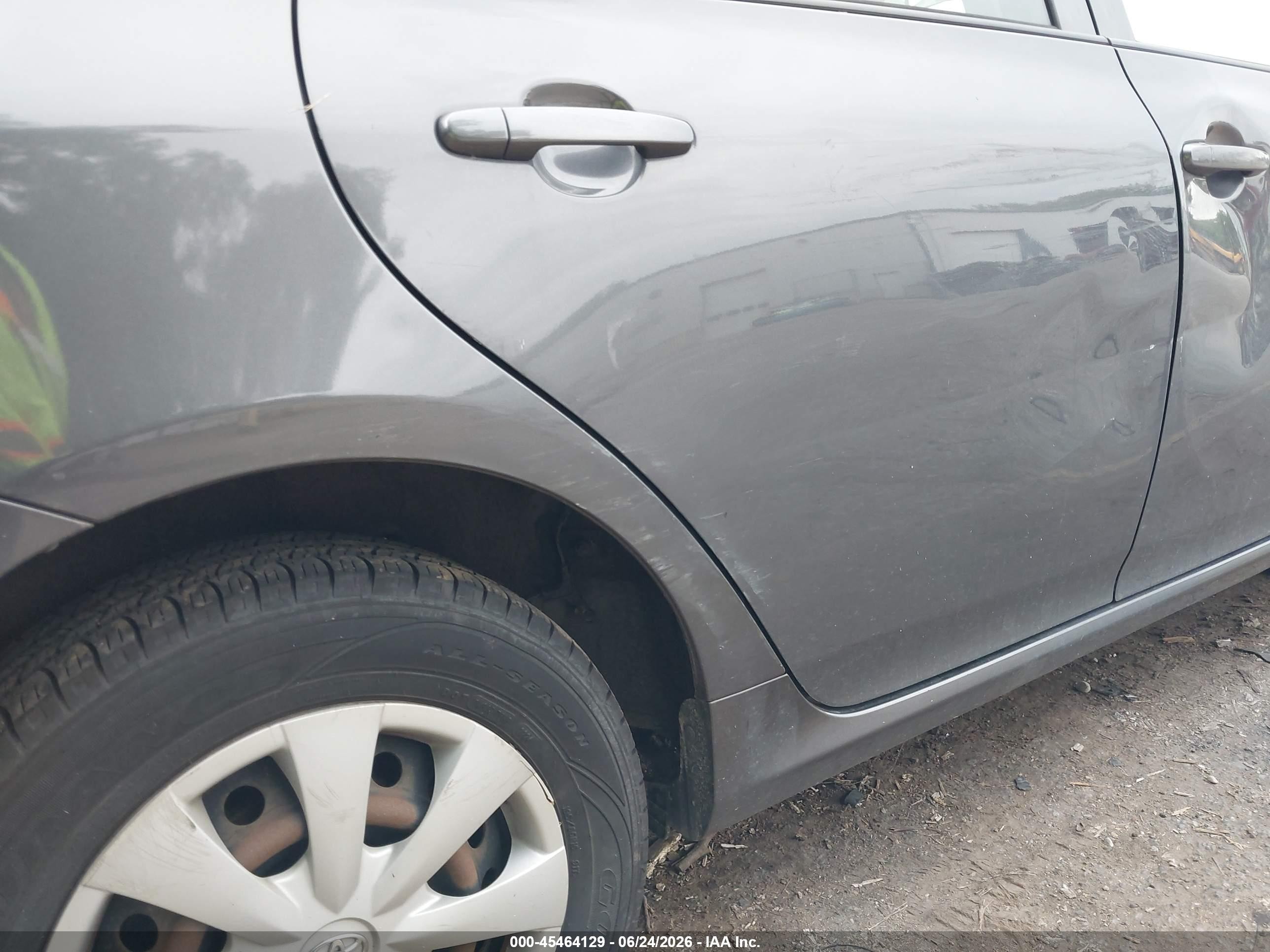 2010 Toyota Corolla Le Gray vin: JTDBU4EE4AJ079712