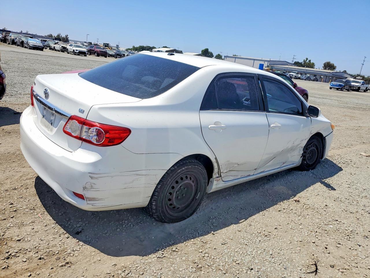 2011 Toyota Corolla Le White vin: JTDBU4EE4B9124294