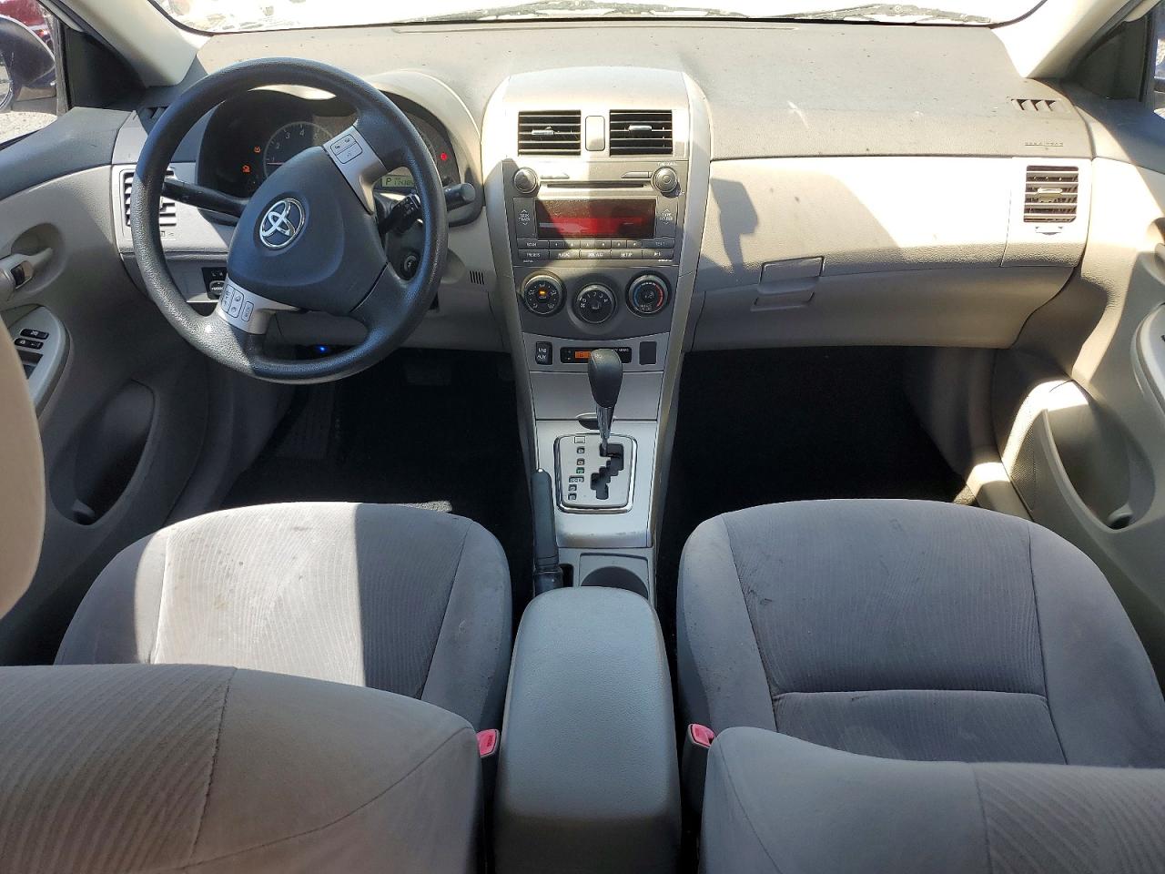2011 Toyota Corolla Le White vin: JTDBU4EE4B9124294