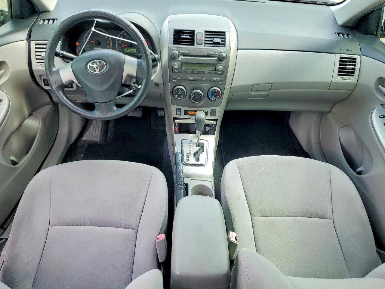 2011 Toyota Corolla Le Серебряный vin: JTDBU4EE4B9139488