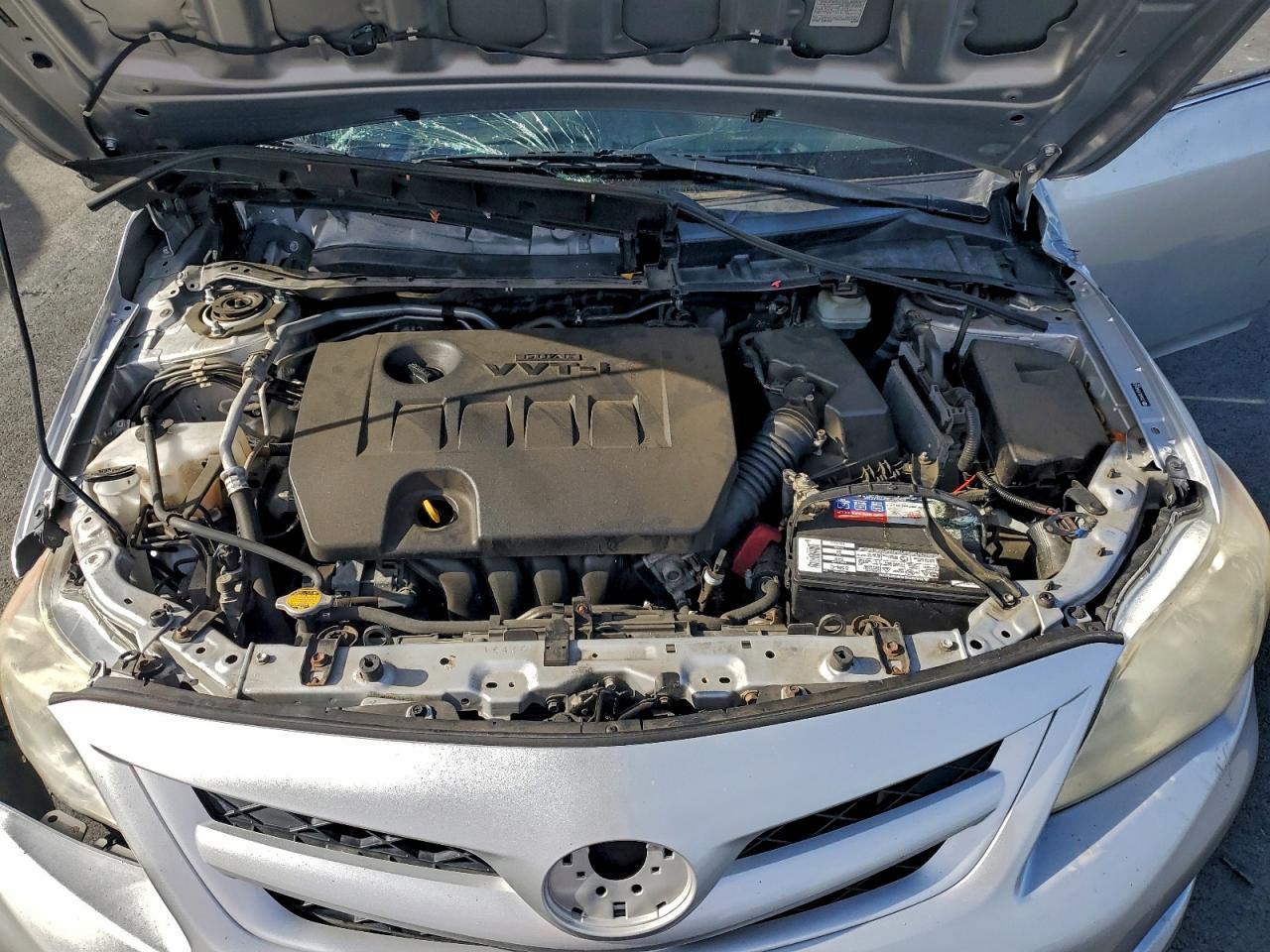 2011 Toyota Corolla Base Silver vin: JTDBU4EE4B9142682