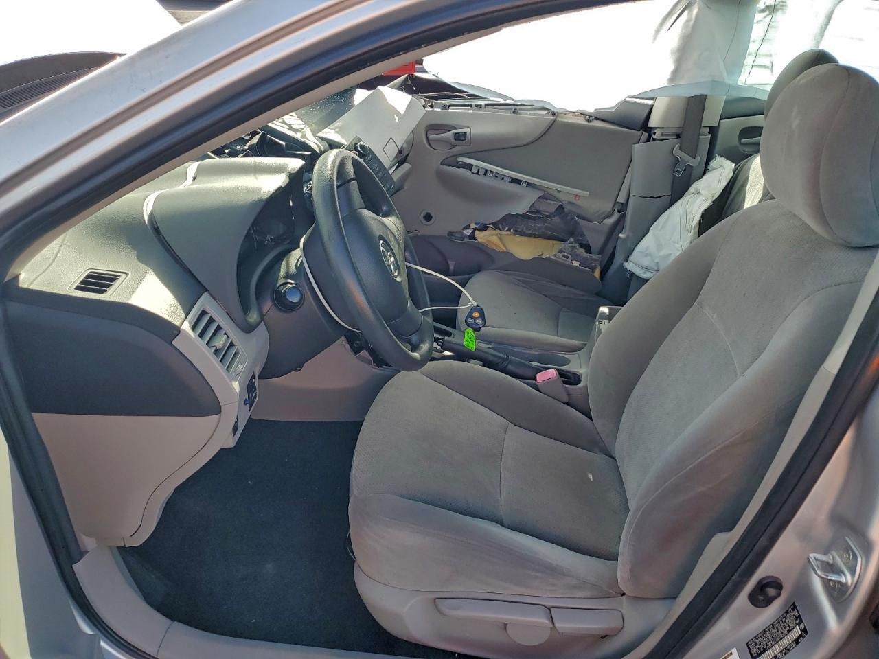 2011 Toyota Corolla Base Silver vin: JTDBU4EE4B9142682