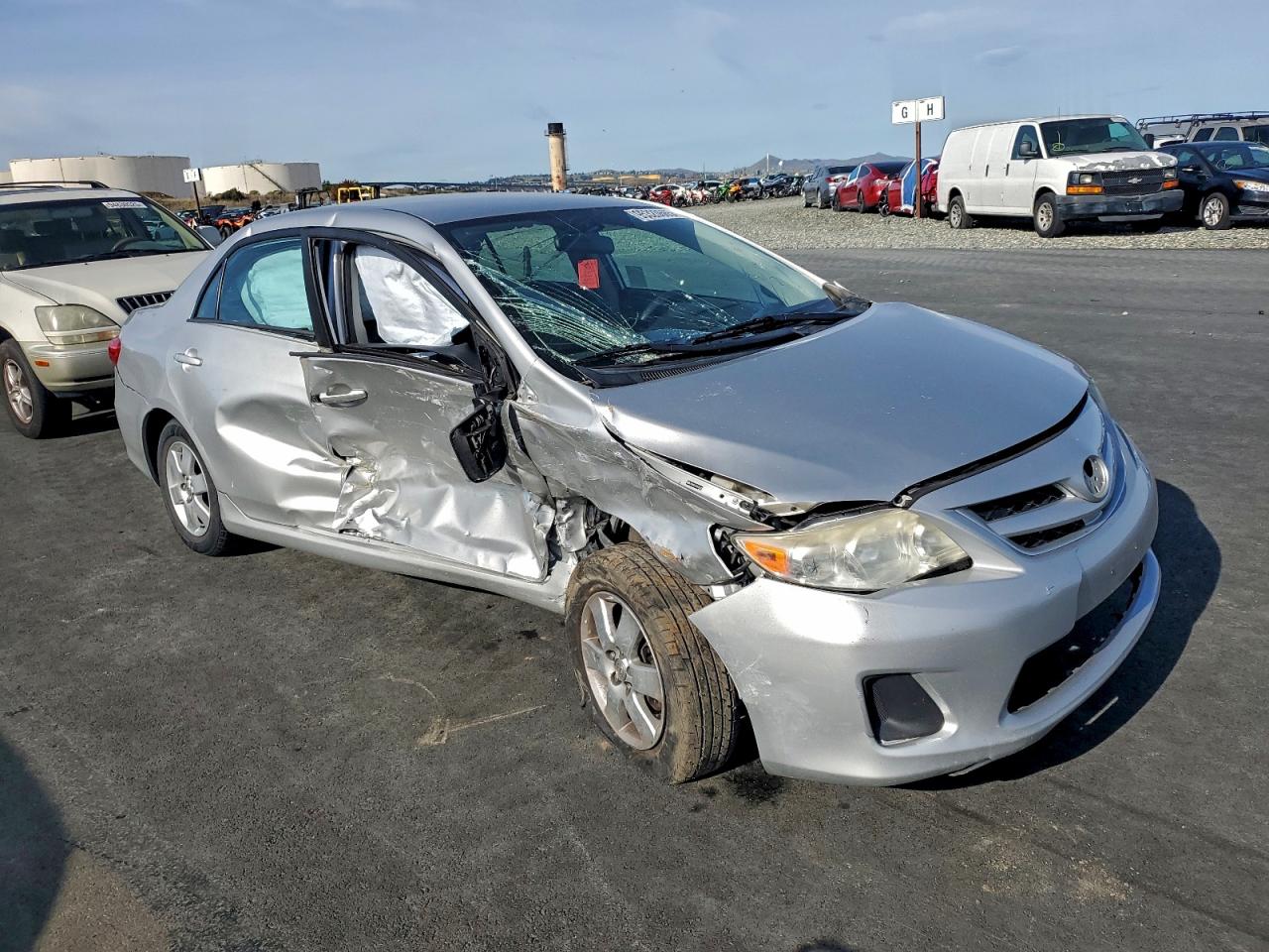 2011 Toyota Corolla Base Silver vin: JTDBU4EE4B9142682