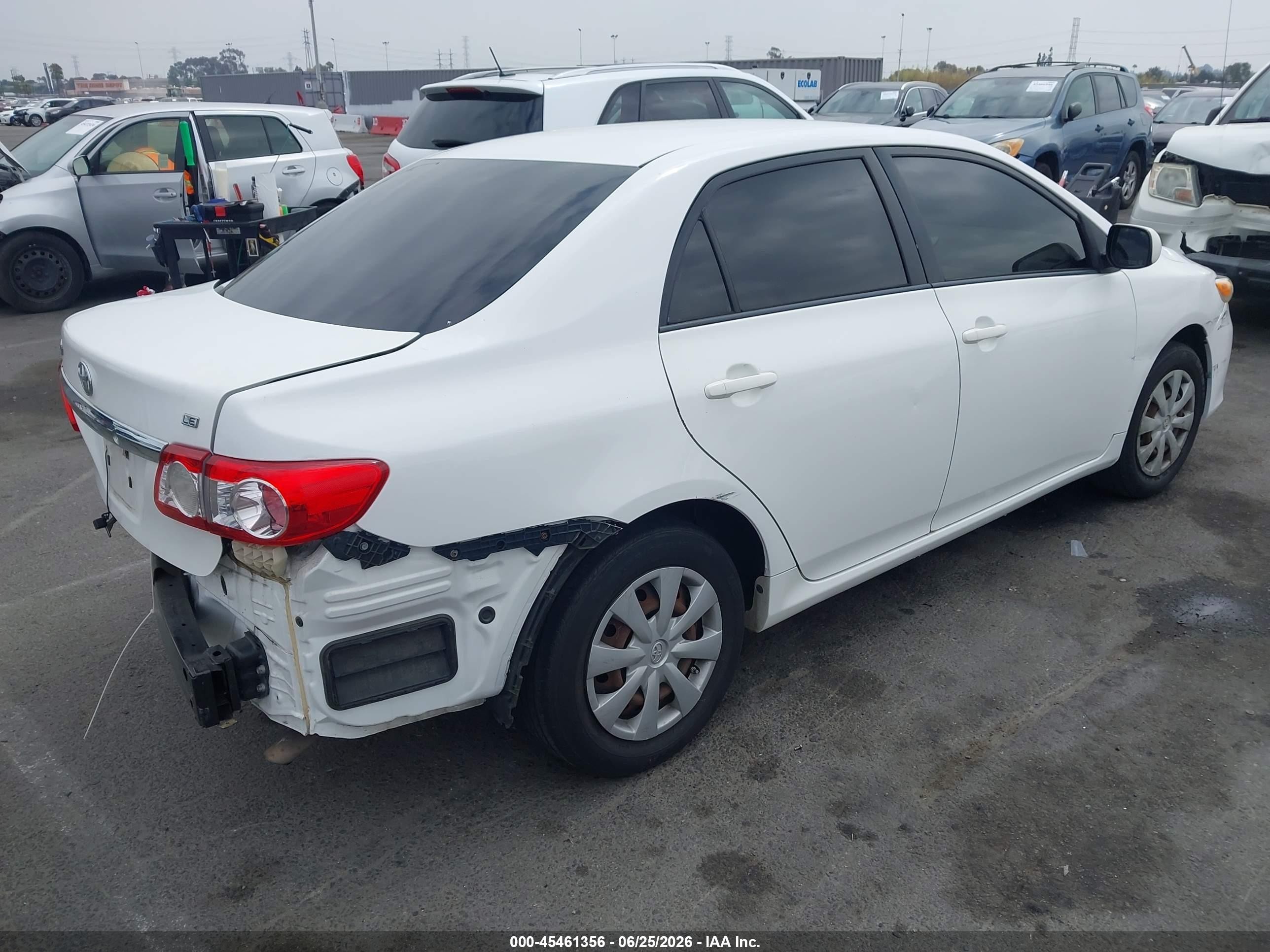2011 Toyota Corolla Le White vin: JTDBU4EE4B9148563