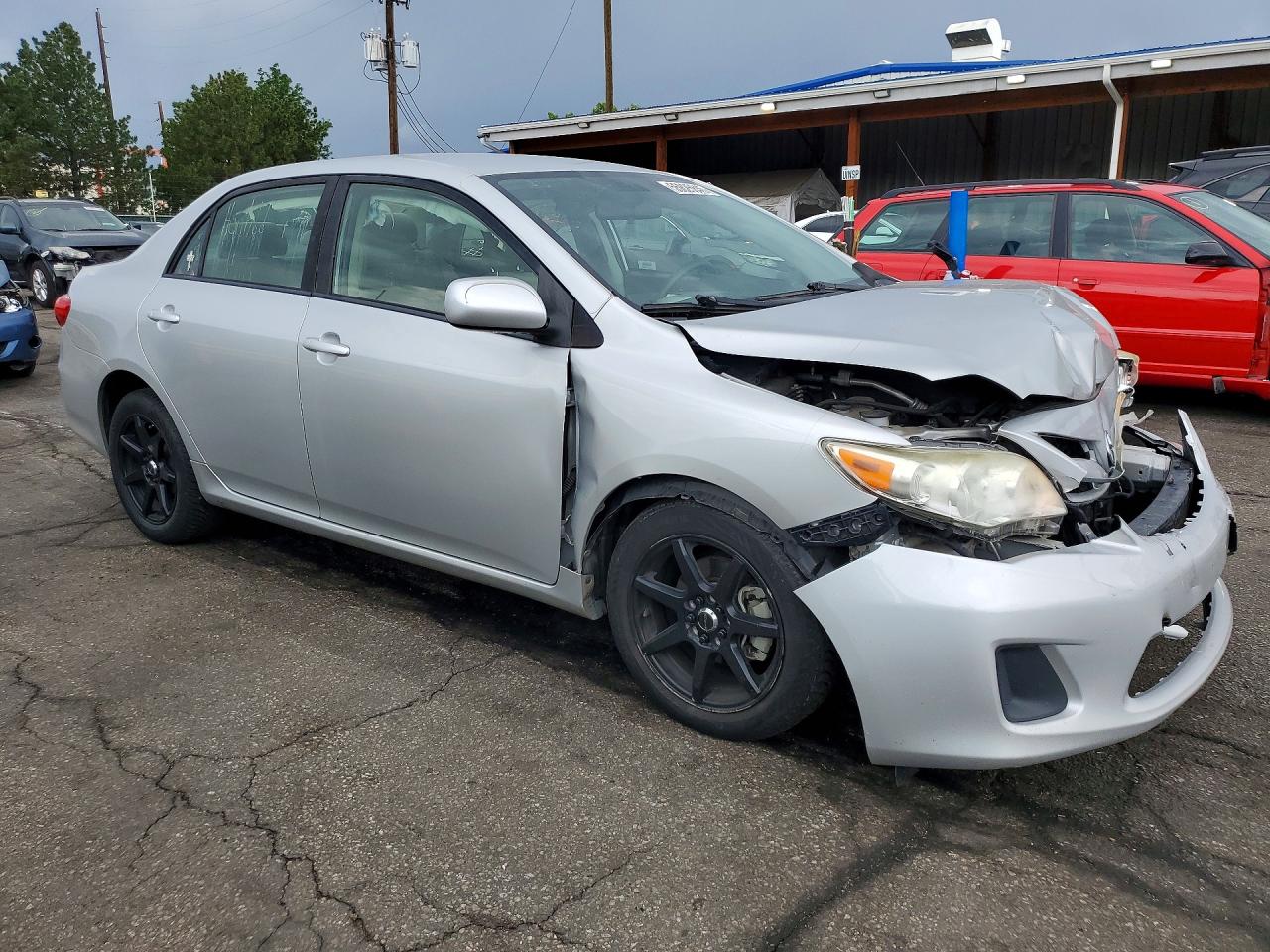 2011 Toyota Corolla Le Silver vin: JTDBU4EE4B9155948