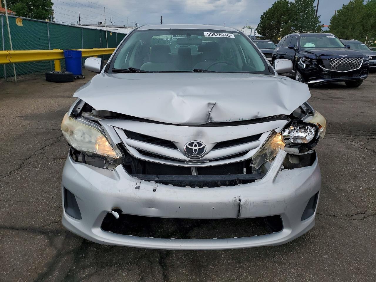 2011 Toyota Corolla Le Silver vin: JTDBU4EE4B9155948