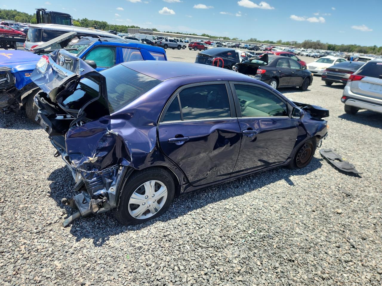 2011 Toyota Corolla Le Blue vin: JTDBU4EE4BJ099251