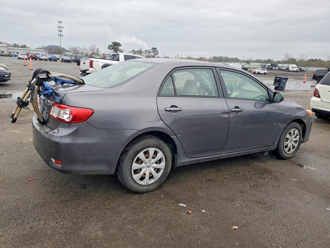 2011 Toyota Corolla Le Gray vin: JTDBU4EE4BJ102181