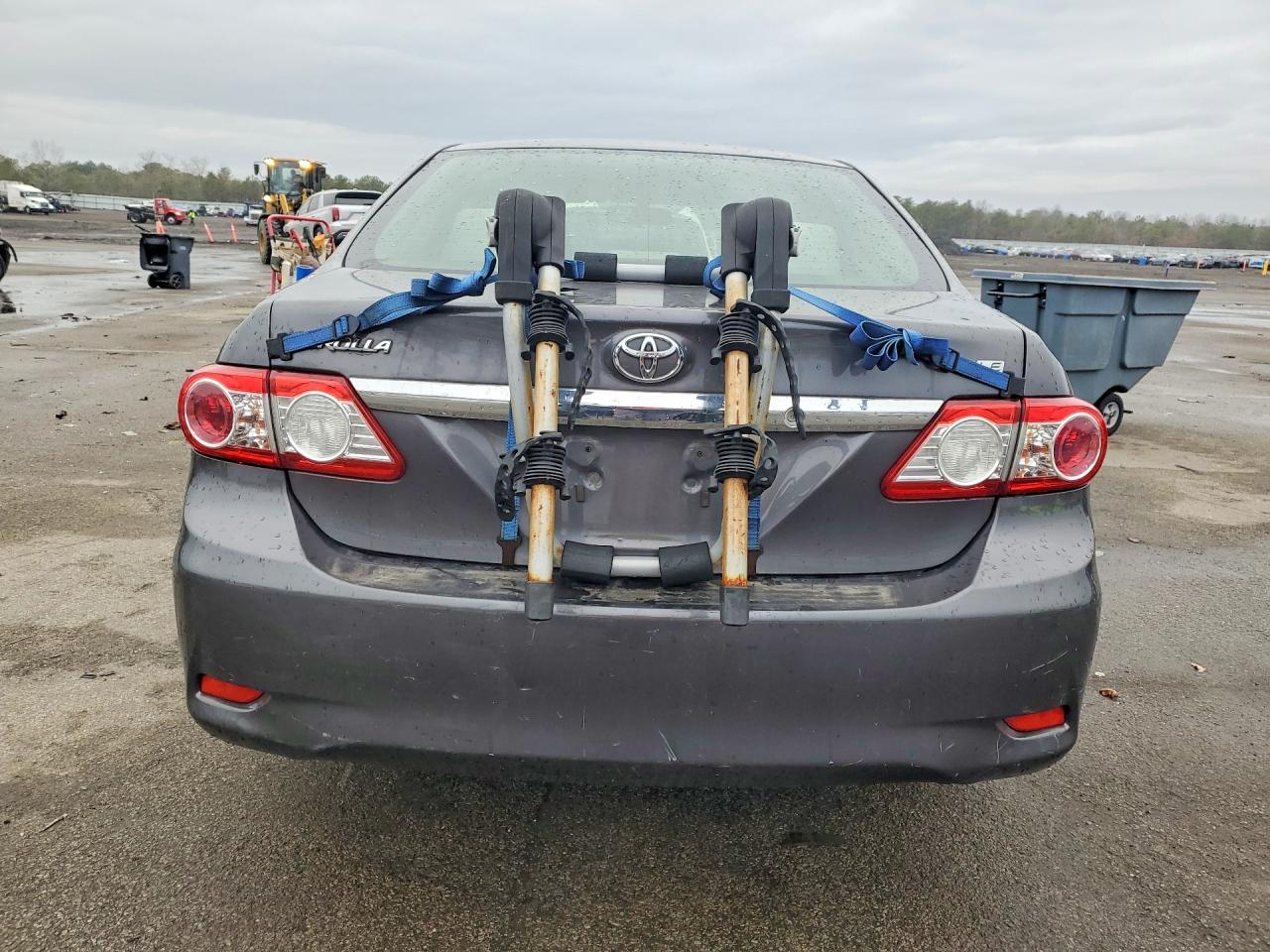 2011 Toyota Corolla Le Gray vin: JTDBU4EE4BJ102181