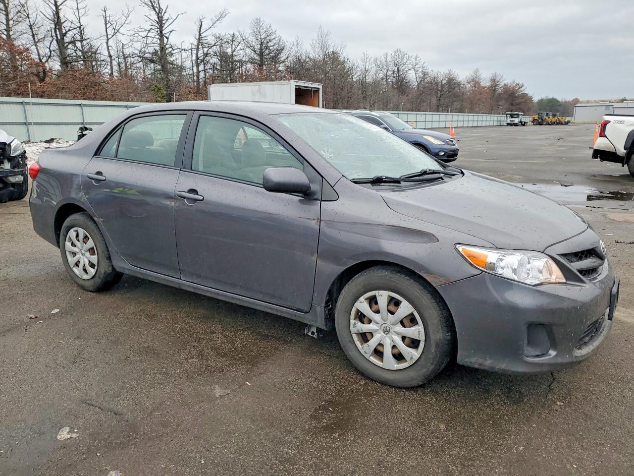 2011 Toyota Corolla Le Gray vin: JTDBU4EE4BJ102181