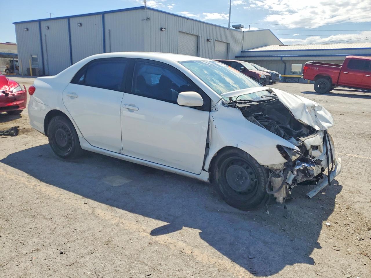 2011 Toyota Corolla Le White vin: JTDBU4EE4BJ102875