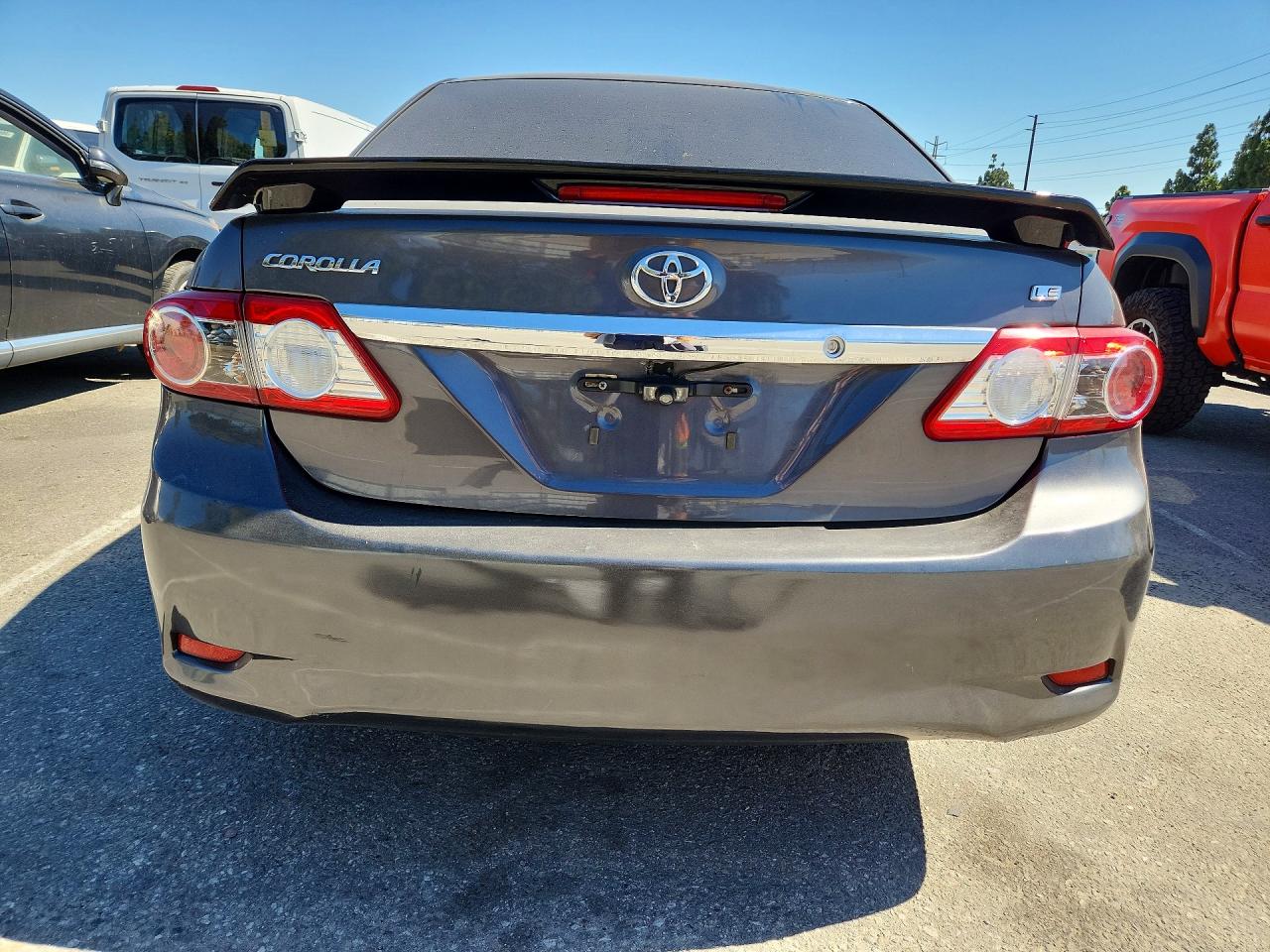 2013 Toyota Corolla Le Gray vin: JTDBU4EE4DJ115743