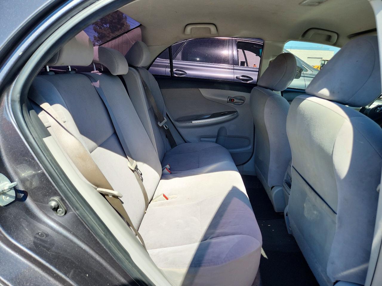 2013 Toyota Corolla Le Gray vin: JTDBU4EE4DJ115743