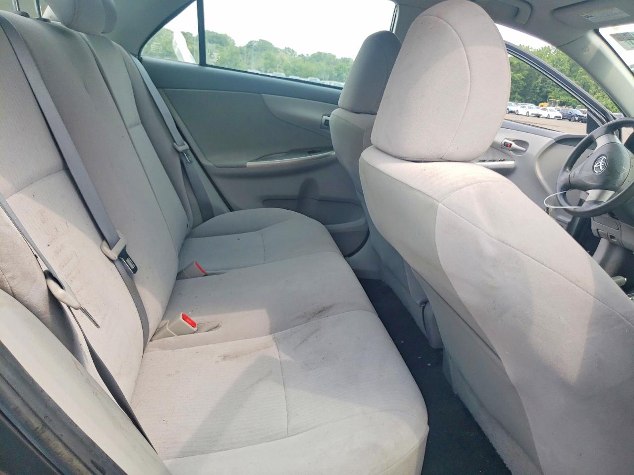 2010 Toyota Corolla Le Gray vin: JTDBU4EE5A9100018