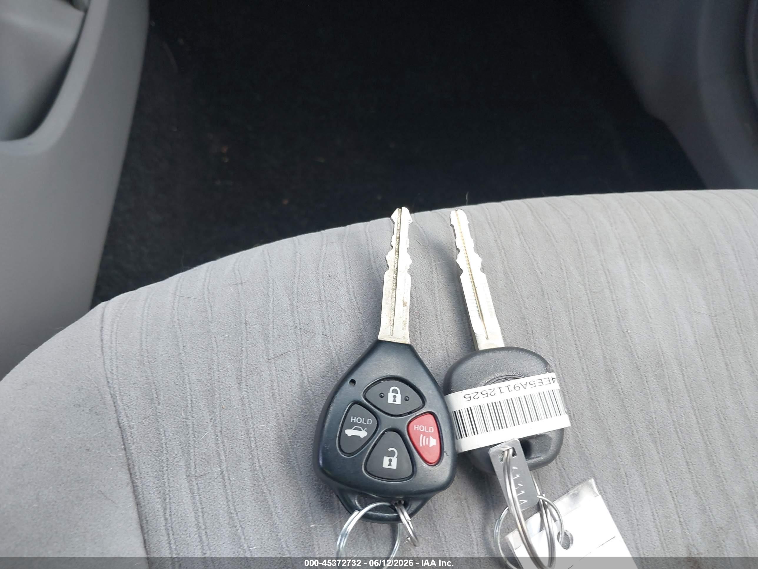 2010 Toyota Corolla Le Gray vin: JTDBU4EE5A9112525
