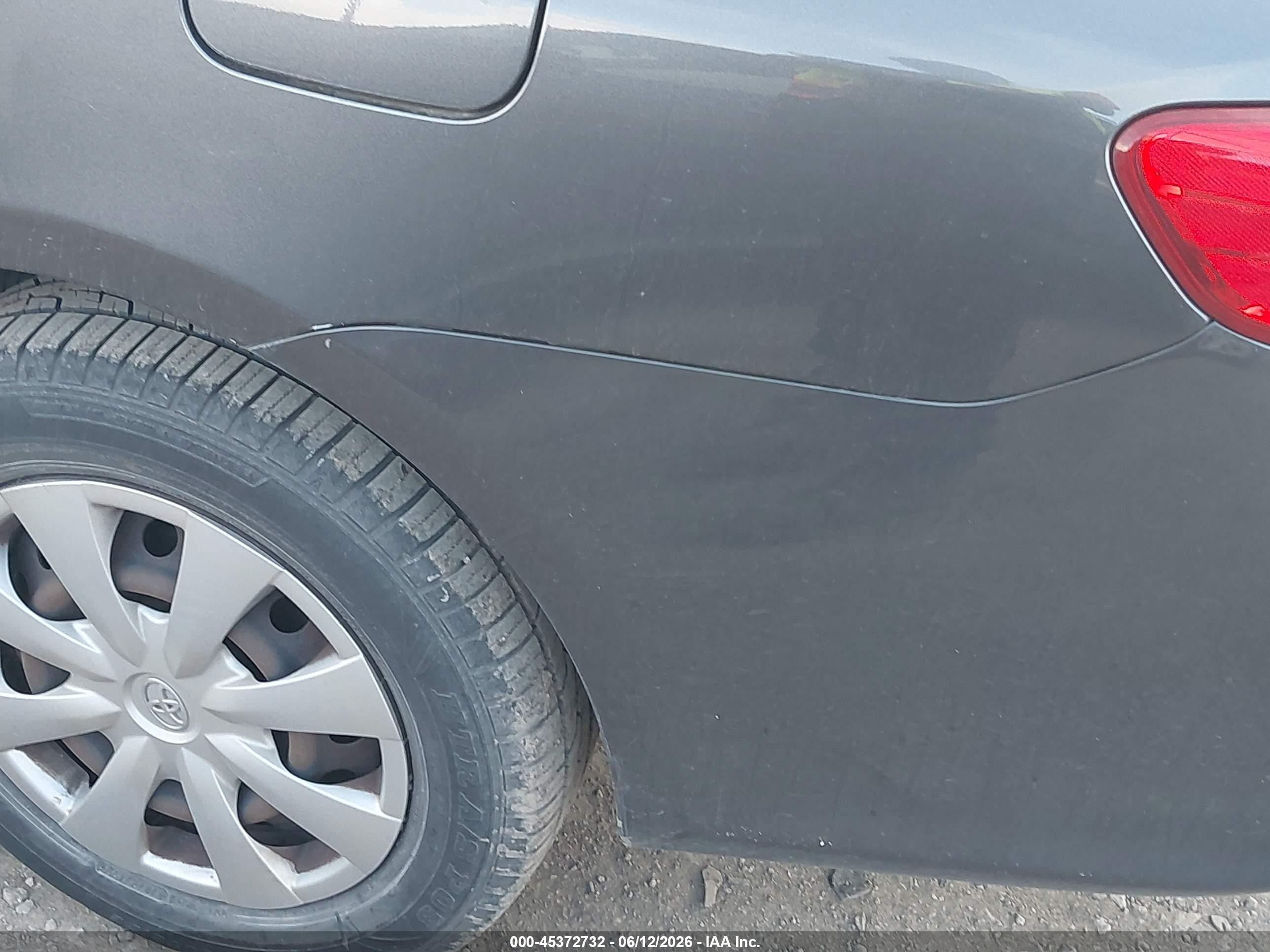 2010 Toyota Corolla Le Gray vin: JTDBU4EE5A9112525