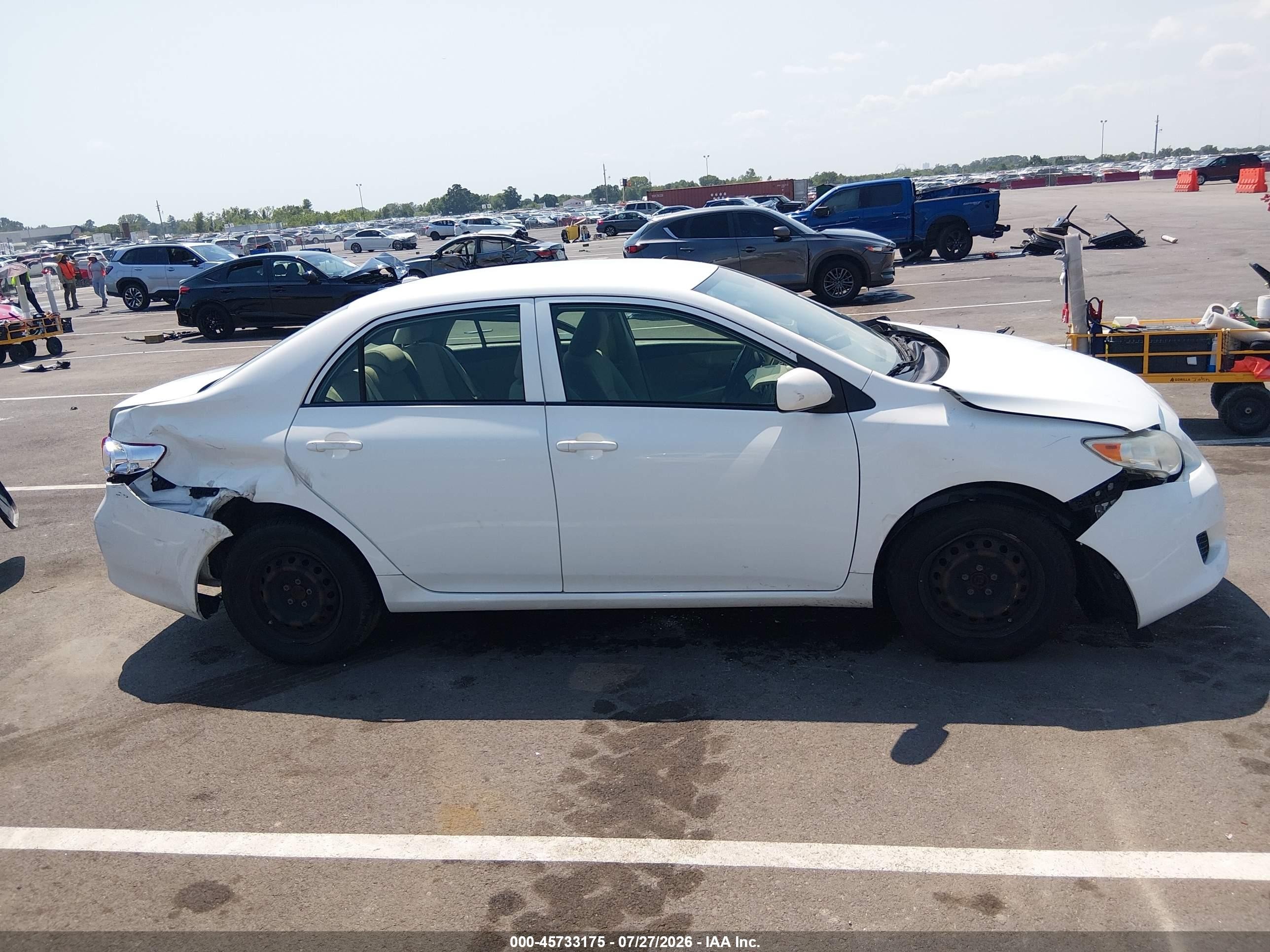 2010 Toyota Corolla Le White vin: JTDBU4EE5A9117577