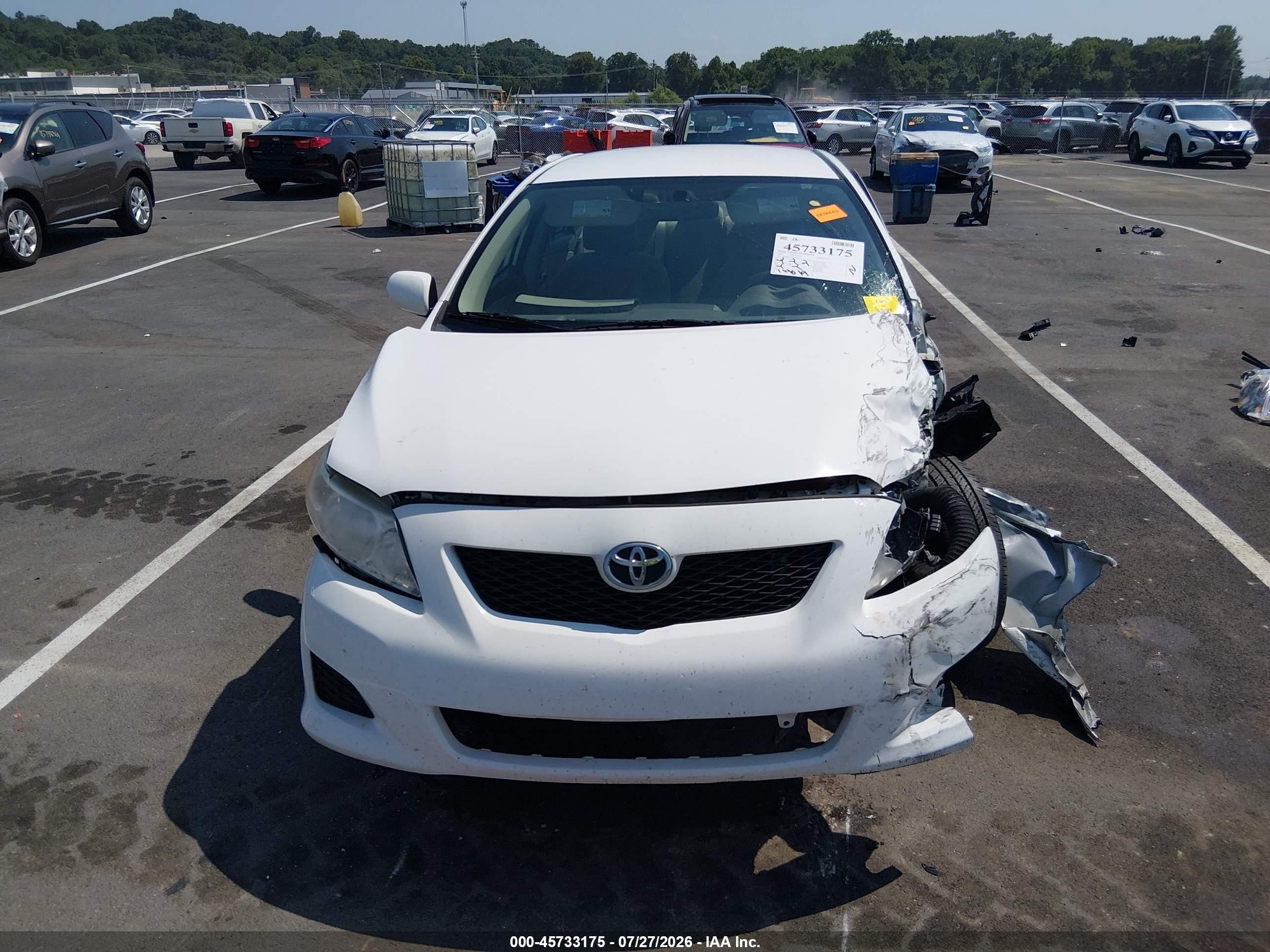 2010 Toyota Corolla Le White vin: JTDBU4EE5A9117577