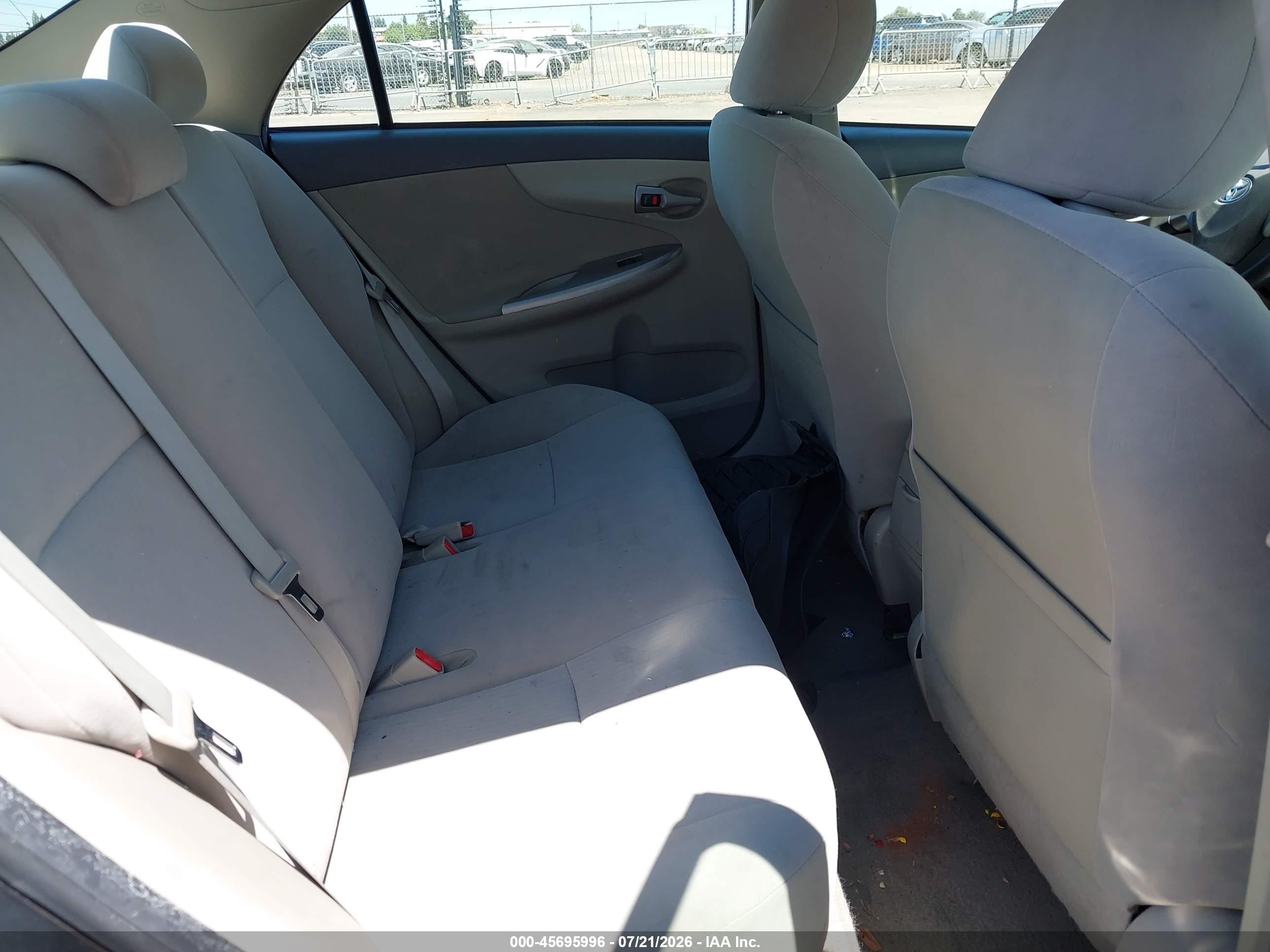 2010 Toyota Corolla Le Gray vin: JTDBU4EE5AJ059890