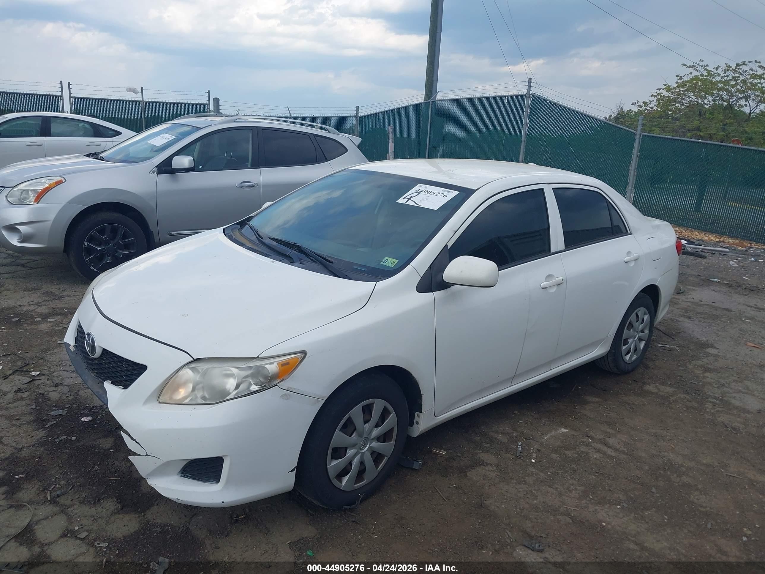 2010 Toyota Corolla Le White vin: JTDBU4EE5AJ065379
