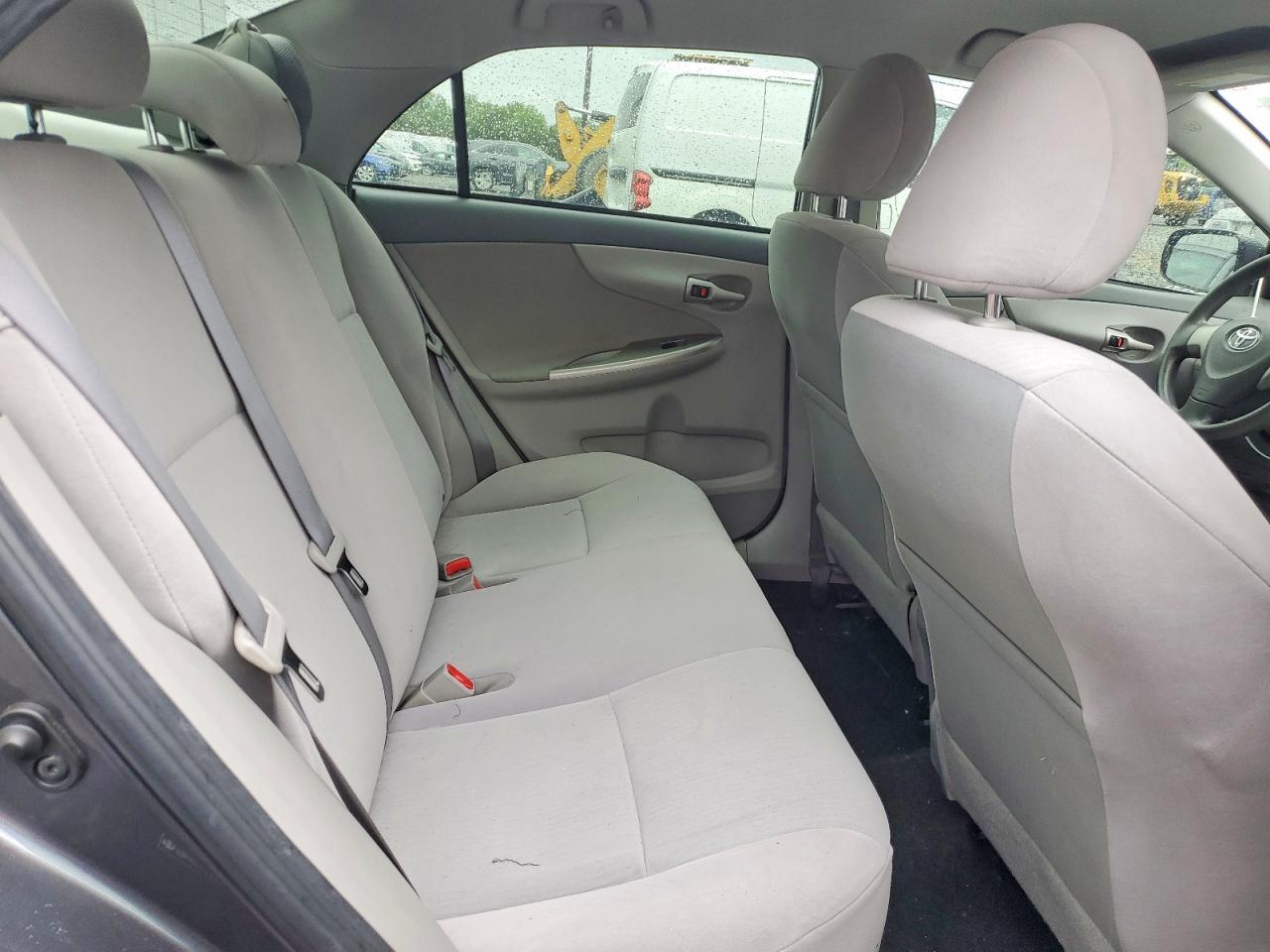 2010 Toyota Corolla Le Gray vin: JTDBU4EE5AJ067732