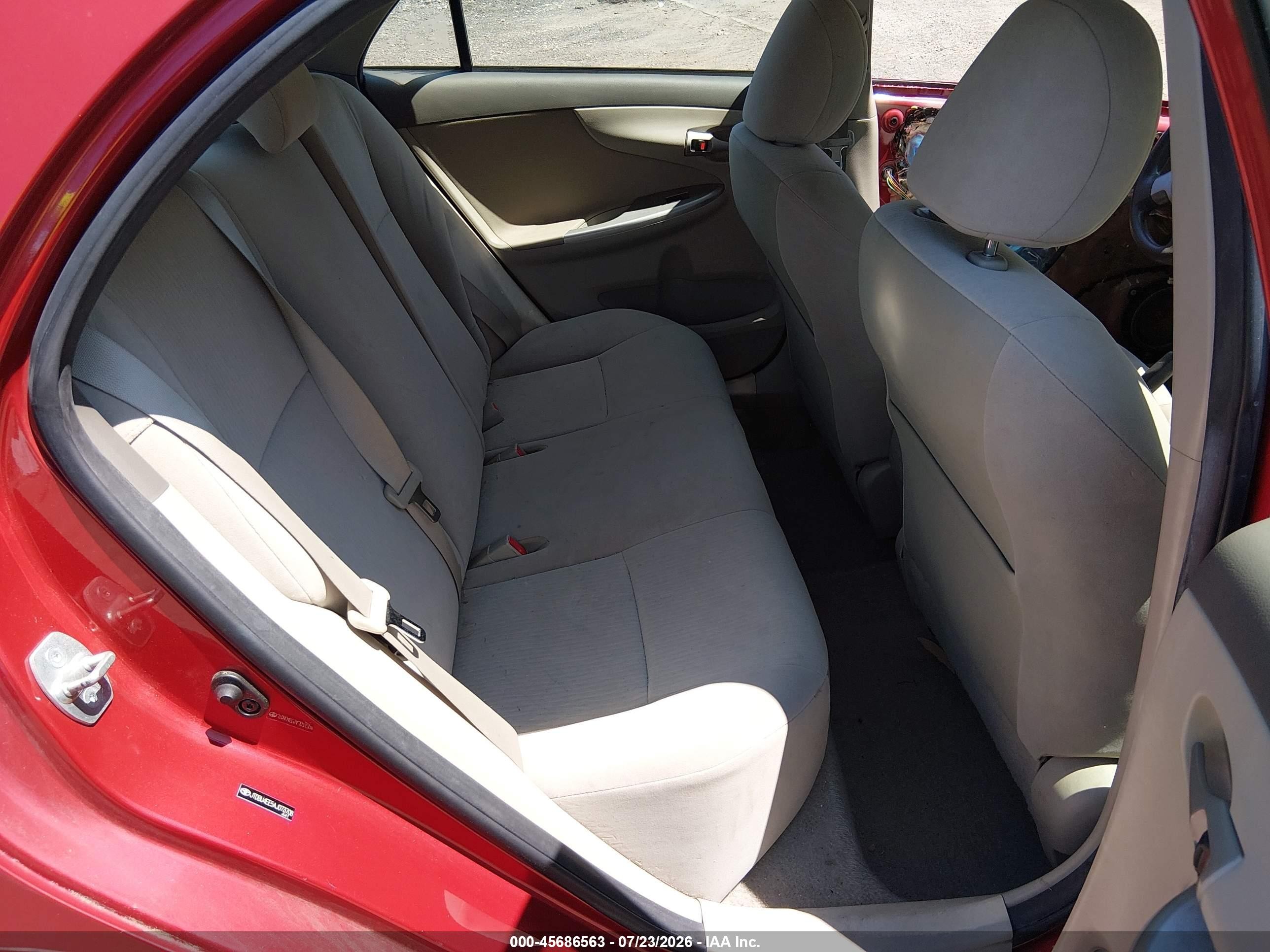 2010 Toyota Corolla Le Red vin: JTDBU4EE5AJ073708