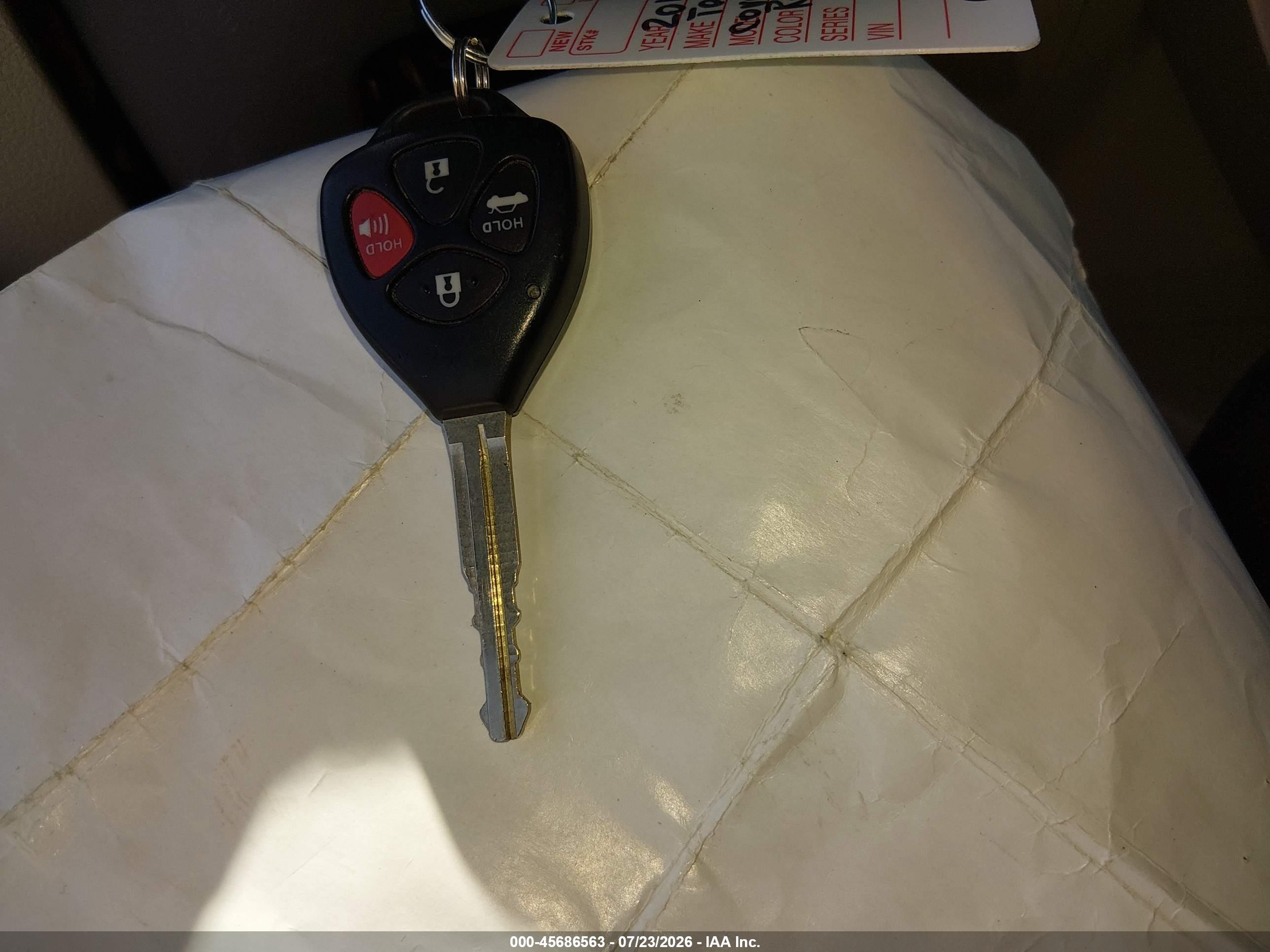 2010 Toyota Corolla Le Red vin: JTDBU4EE5AJ073708