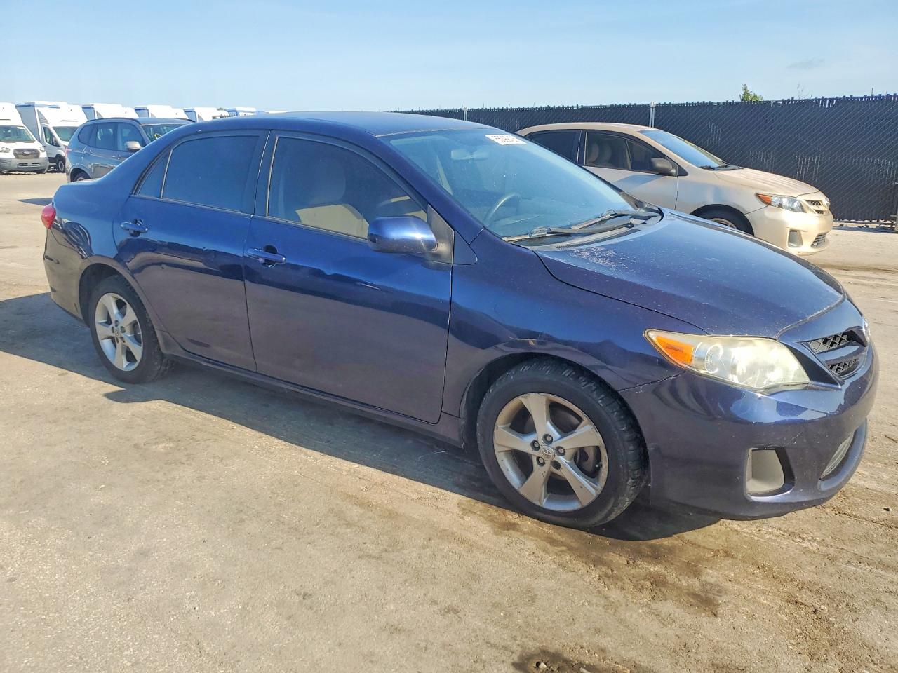 2011 Toyota Corolla Le Blue vin: JTDBU4EE5B9126104