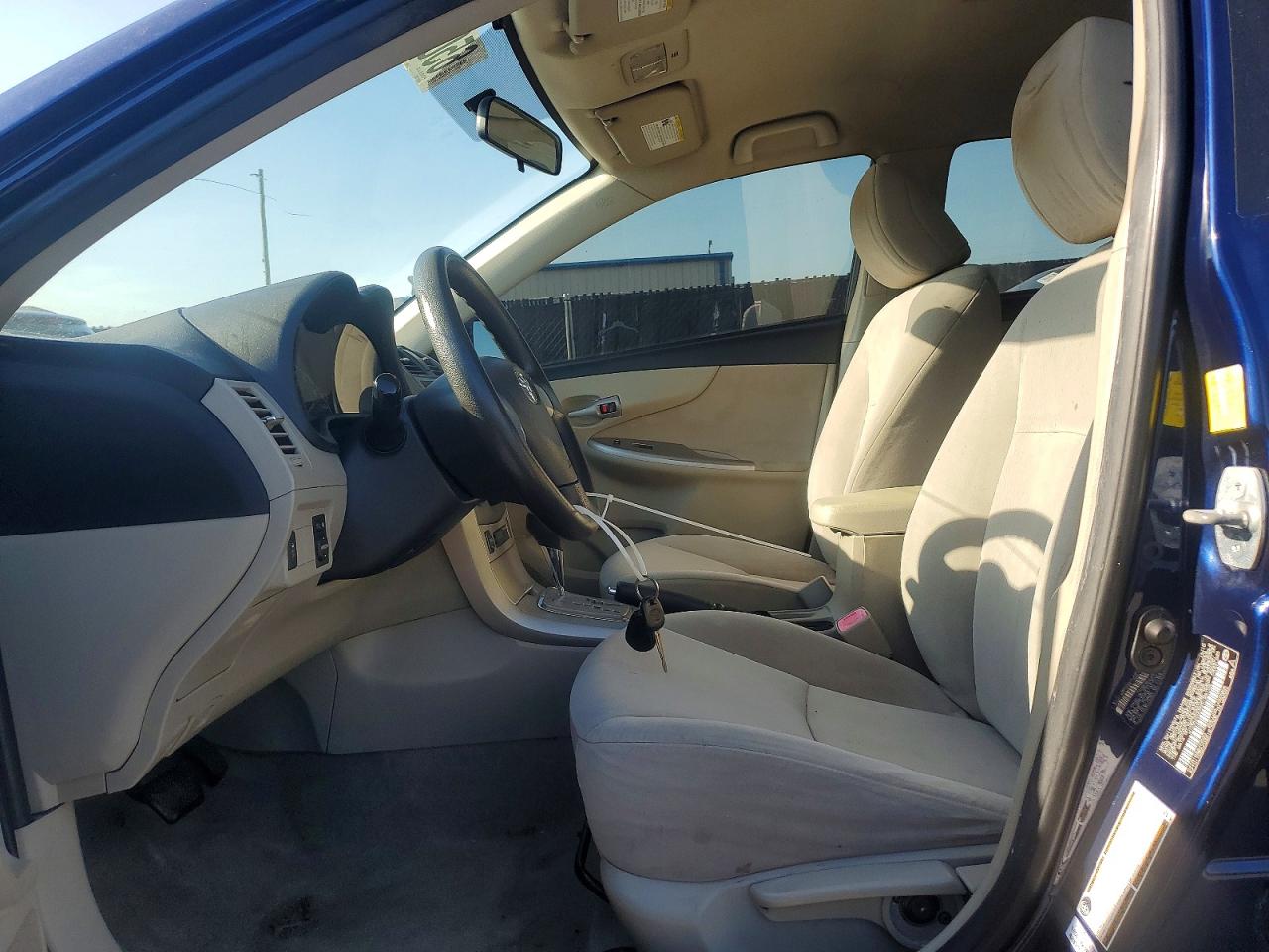 2011 Toyota Corolla Le Blue vin: JTDBU4EE5B9126104