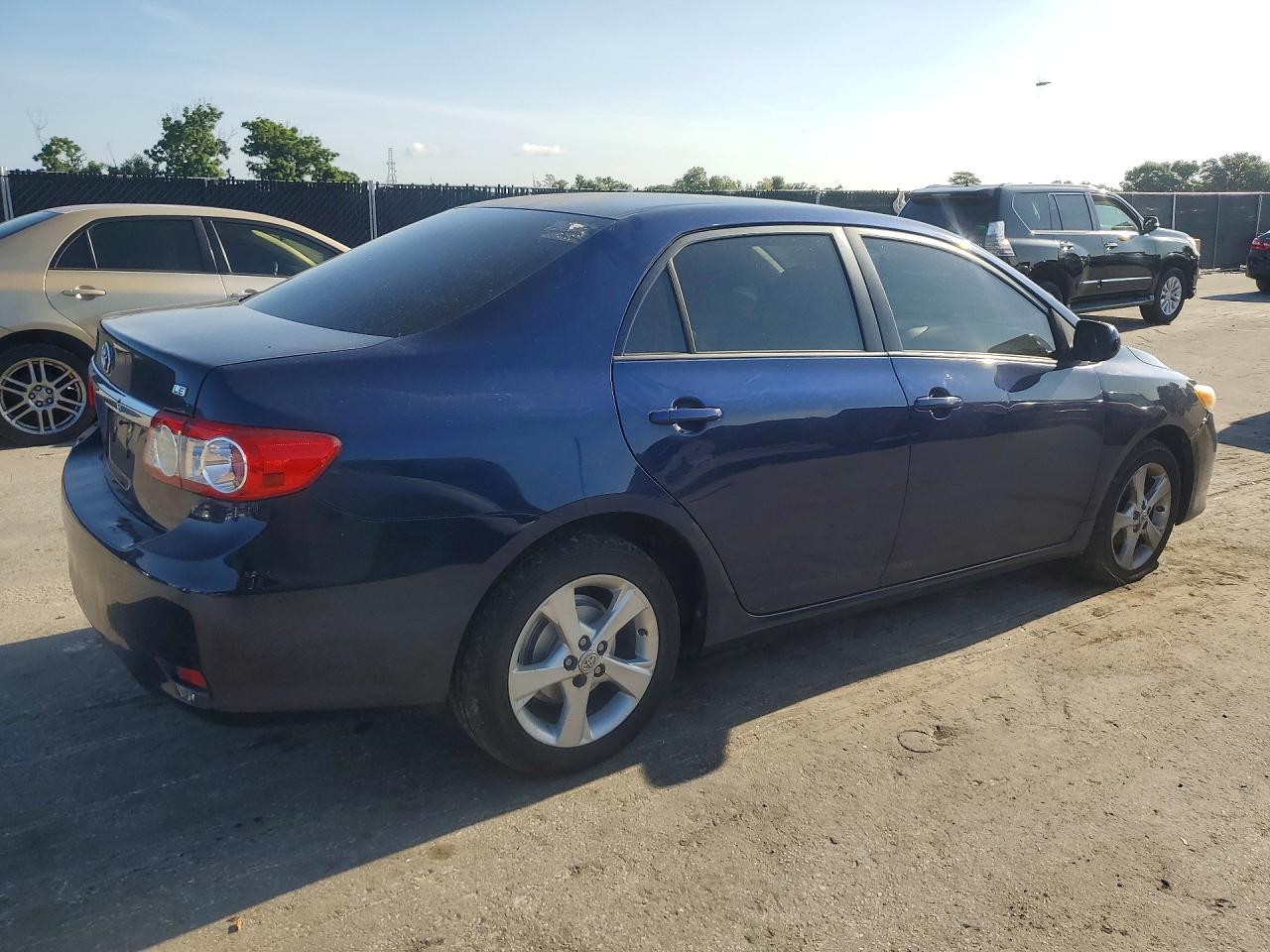 2011 Toyota Corolla Le Blue vin: JTDBU4EE5B9126104