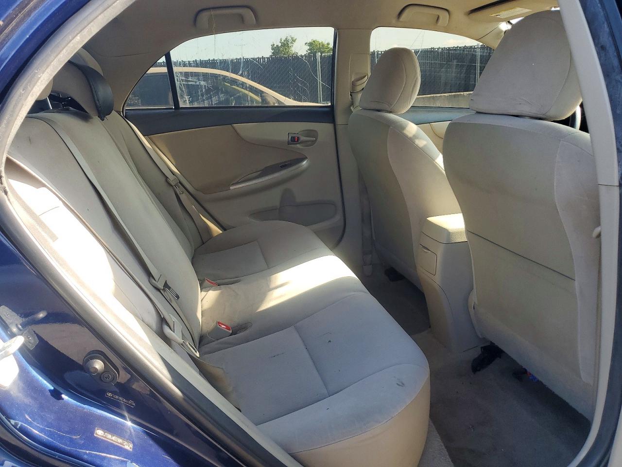 2011 Toyota Corolla Le Blue vin: JTDBU4EE5B9126104