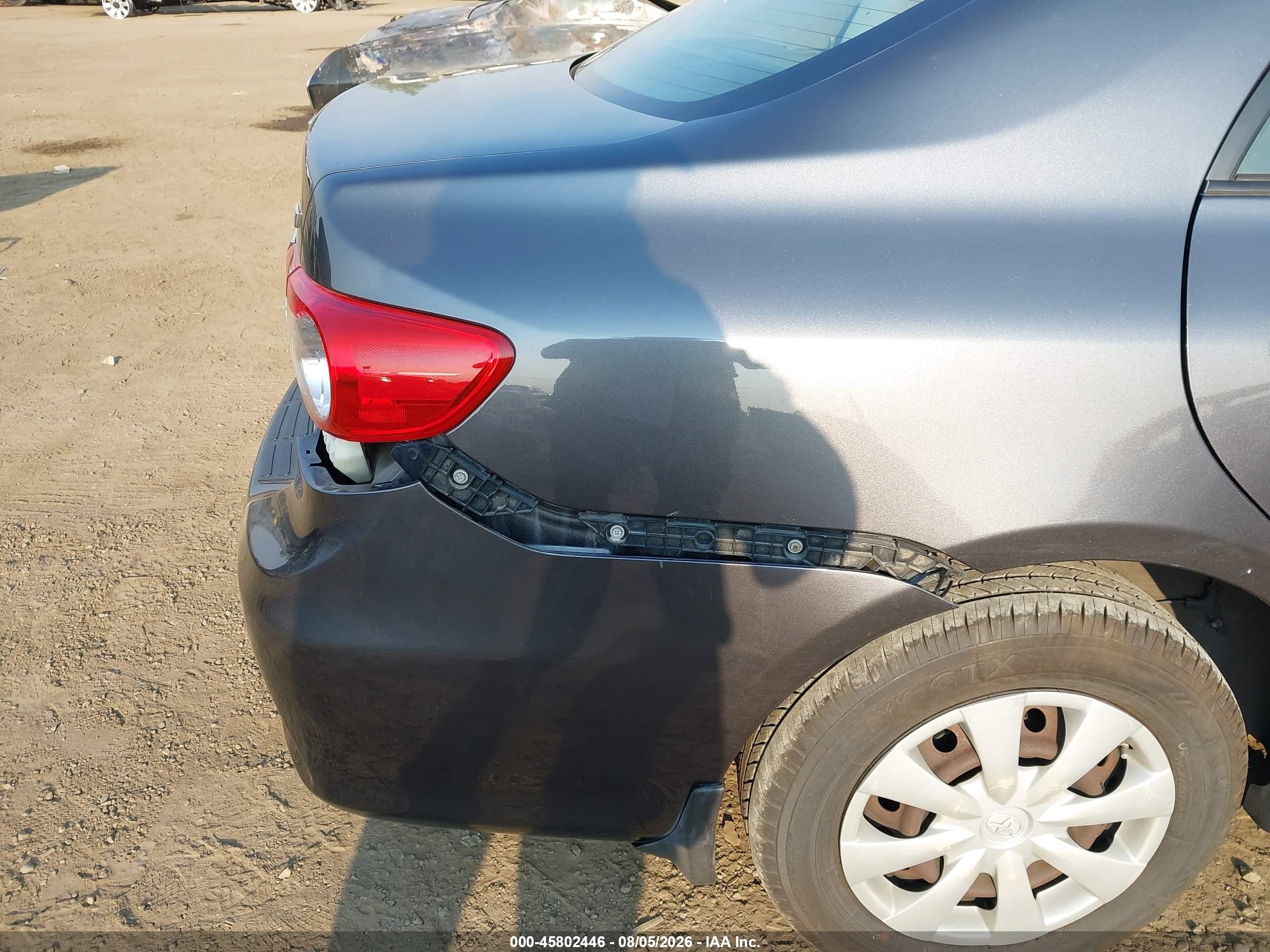 2011 Toyota Corolla Le Gray vin: JTDBU4EE5B9126359