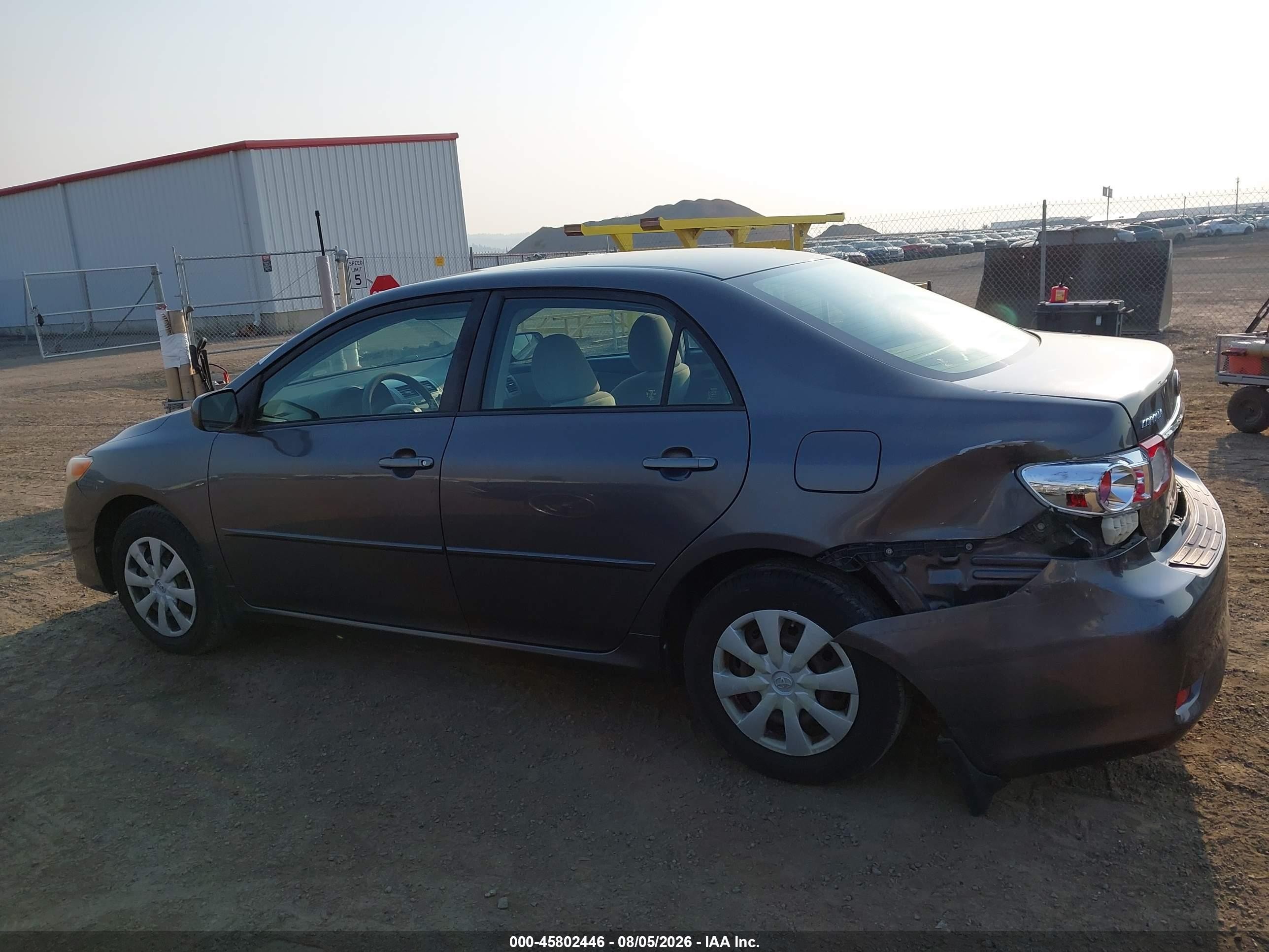 2011 Toyota Corolla Le Gray vin: JTDBU4EE5B9126359