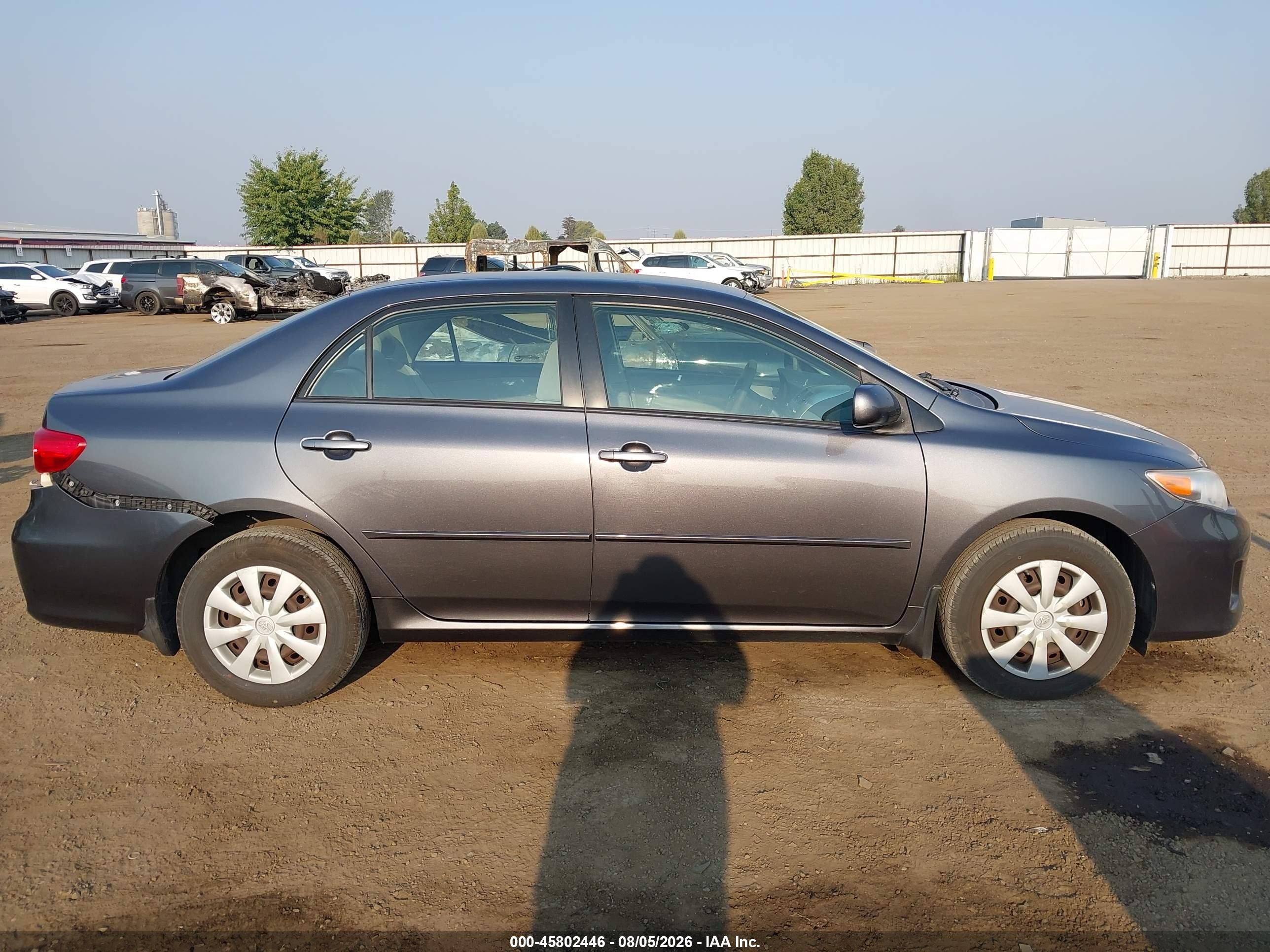 2011 Toyota Corolla Le Gray vin: JTDBU4EE5B9126359