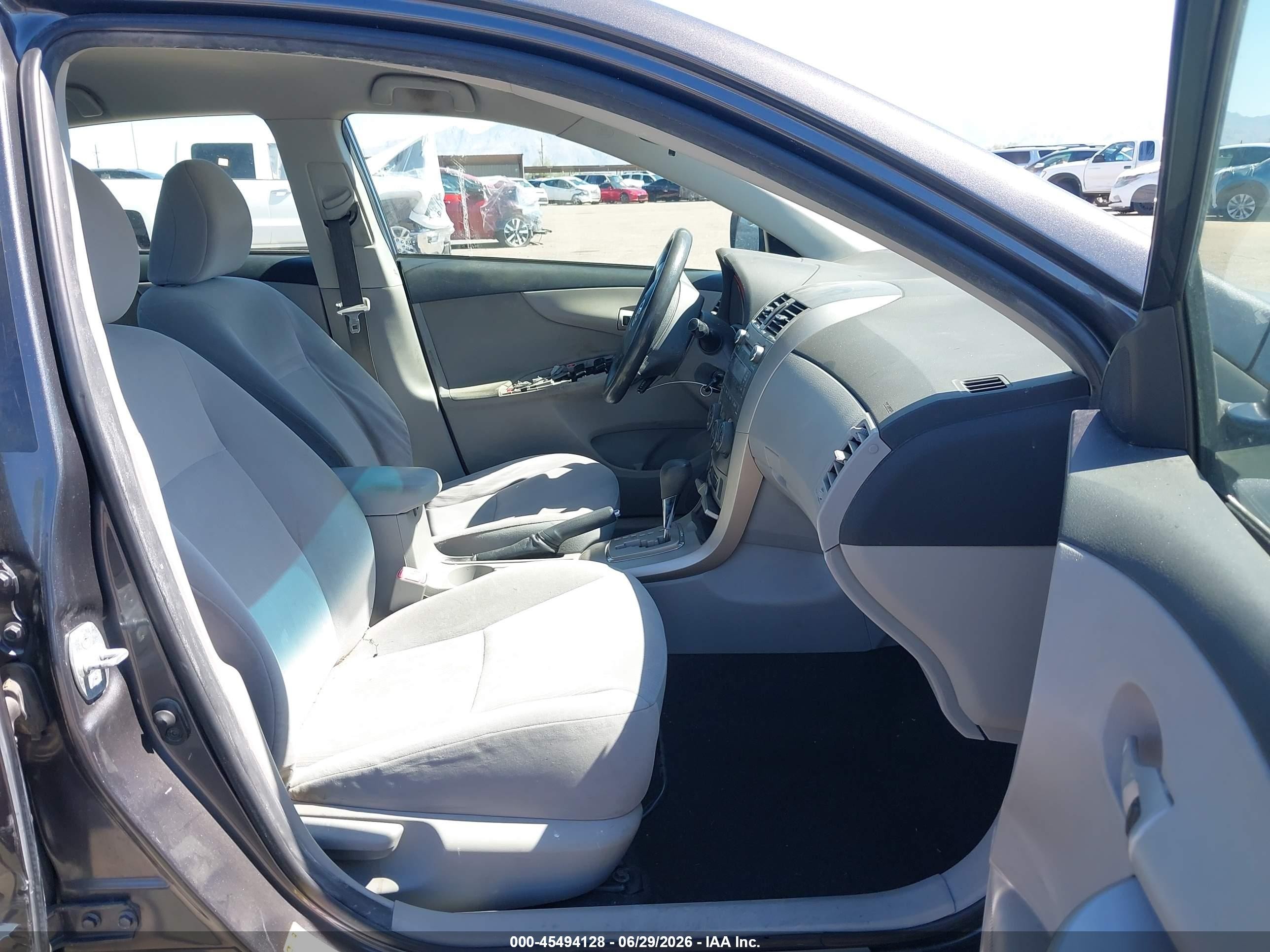 2011 Toyota Corolla Le Gray vin: JTDBU4EE5B9127253
