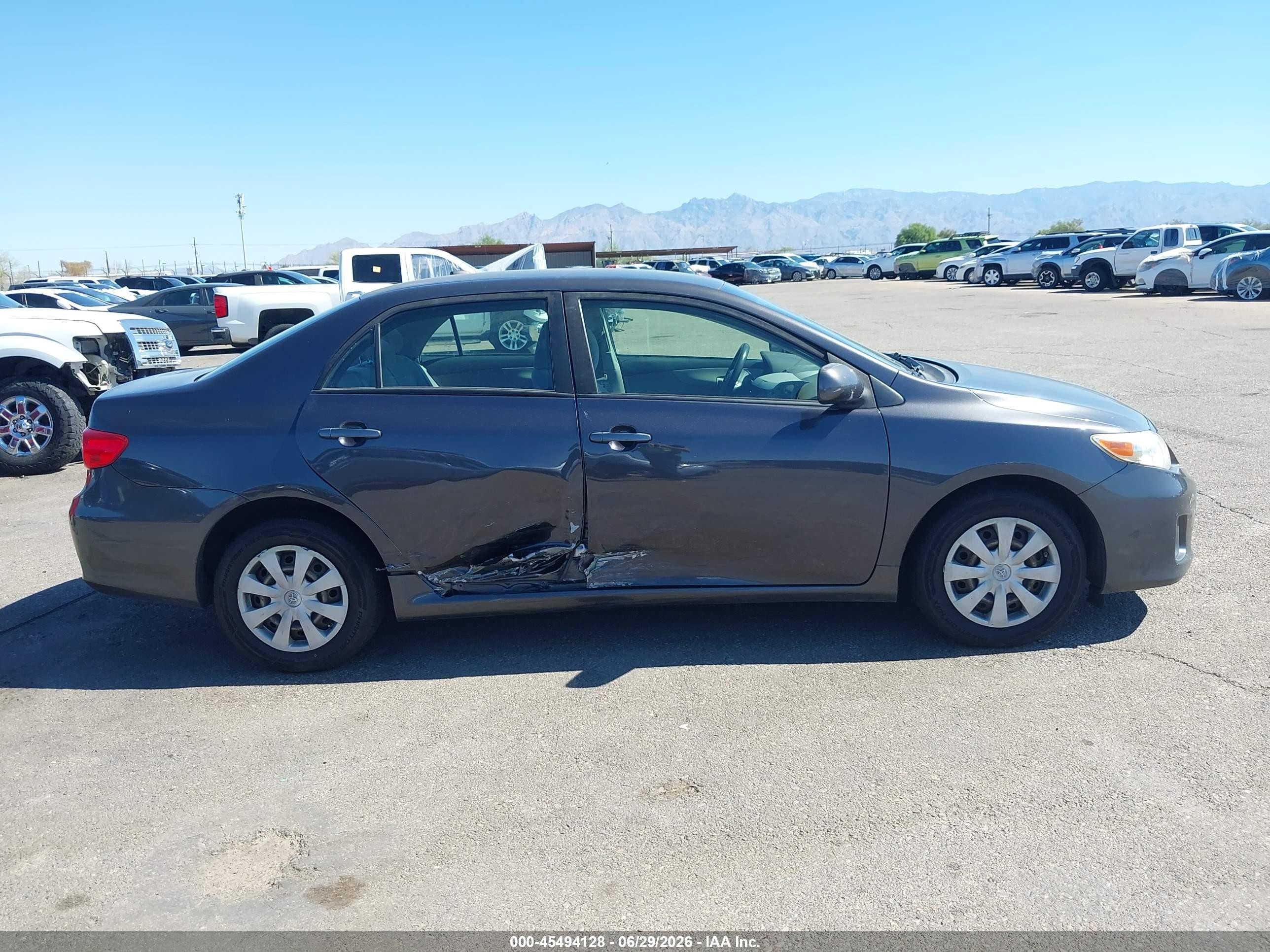 2011 Toyota Corolla Le Gray vin: JTDBU4EE5B9127253