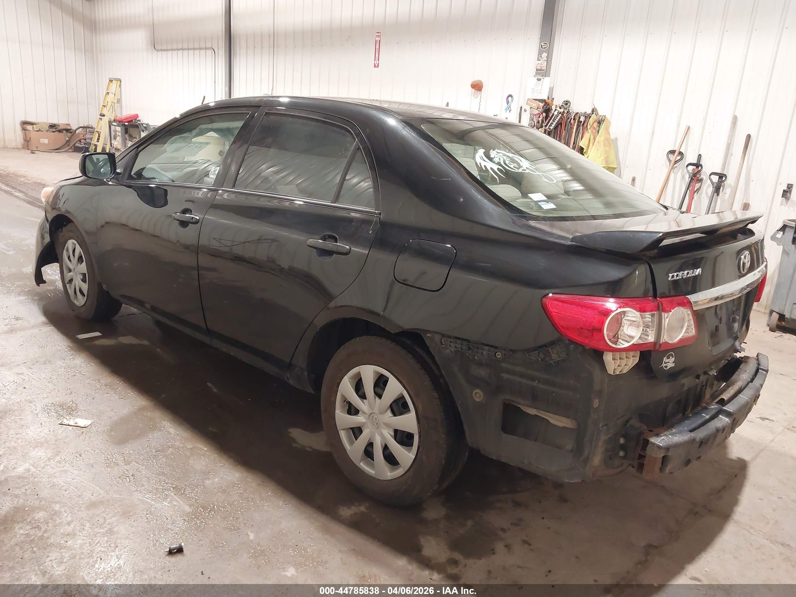 2011 Toyota Corolla Le Black vin: JTDBU4EE5B9138057